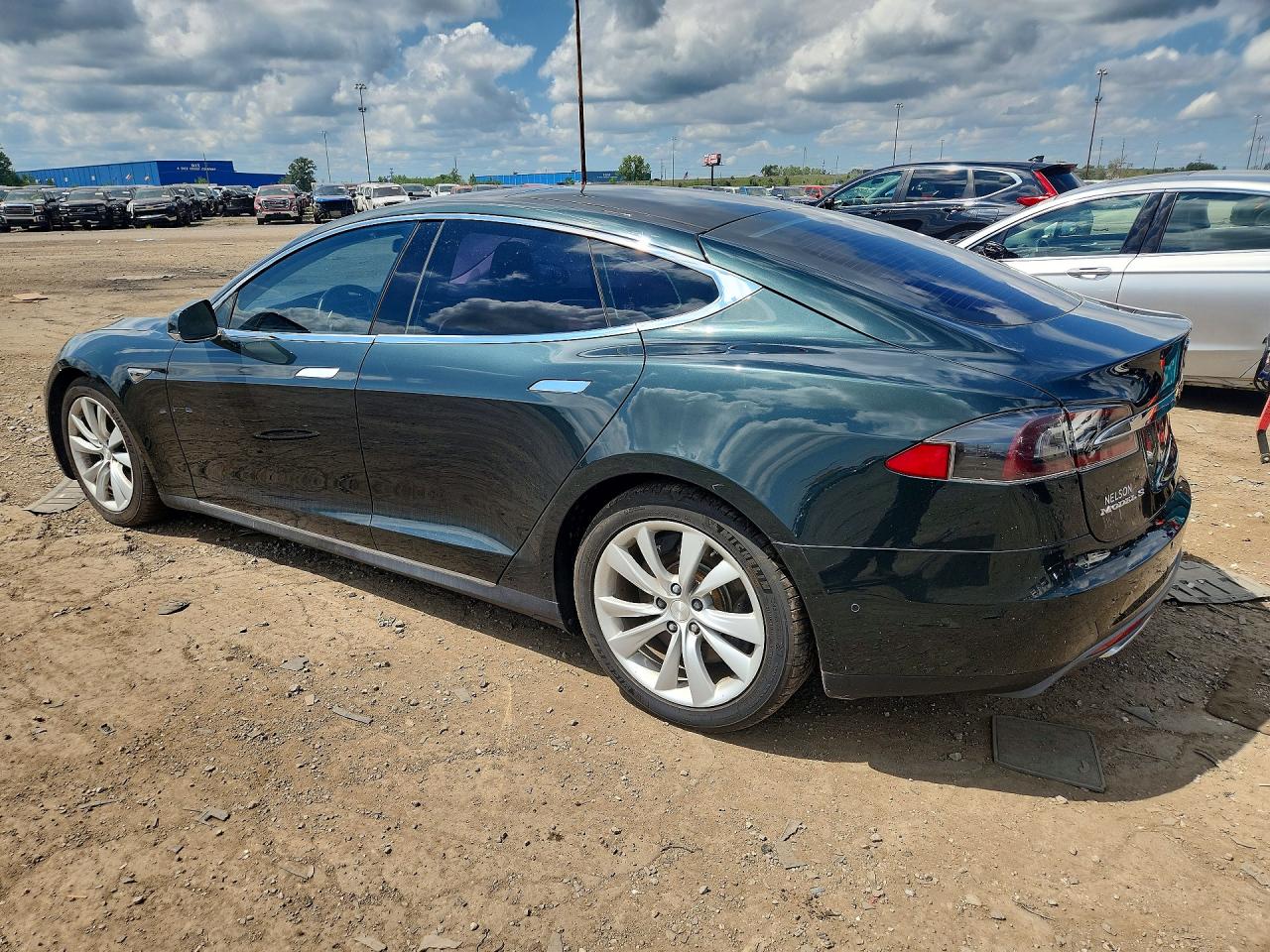 2014 Tesla Model S Green vin: 5YJSA1S18EFP50997