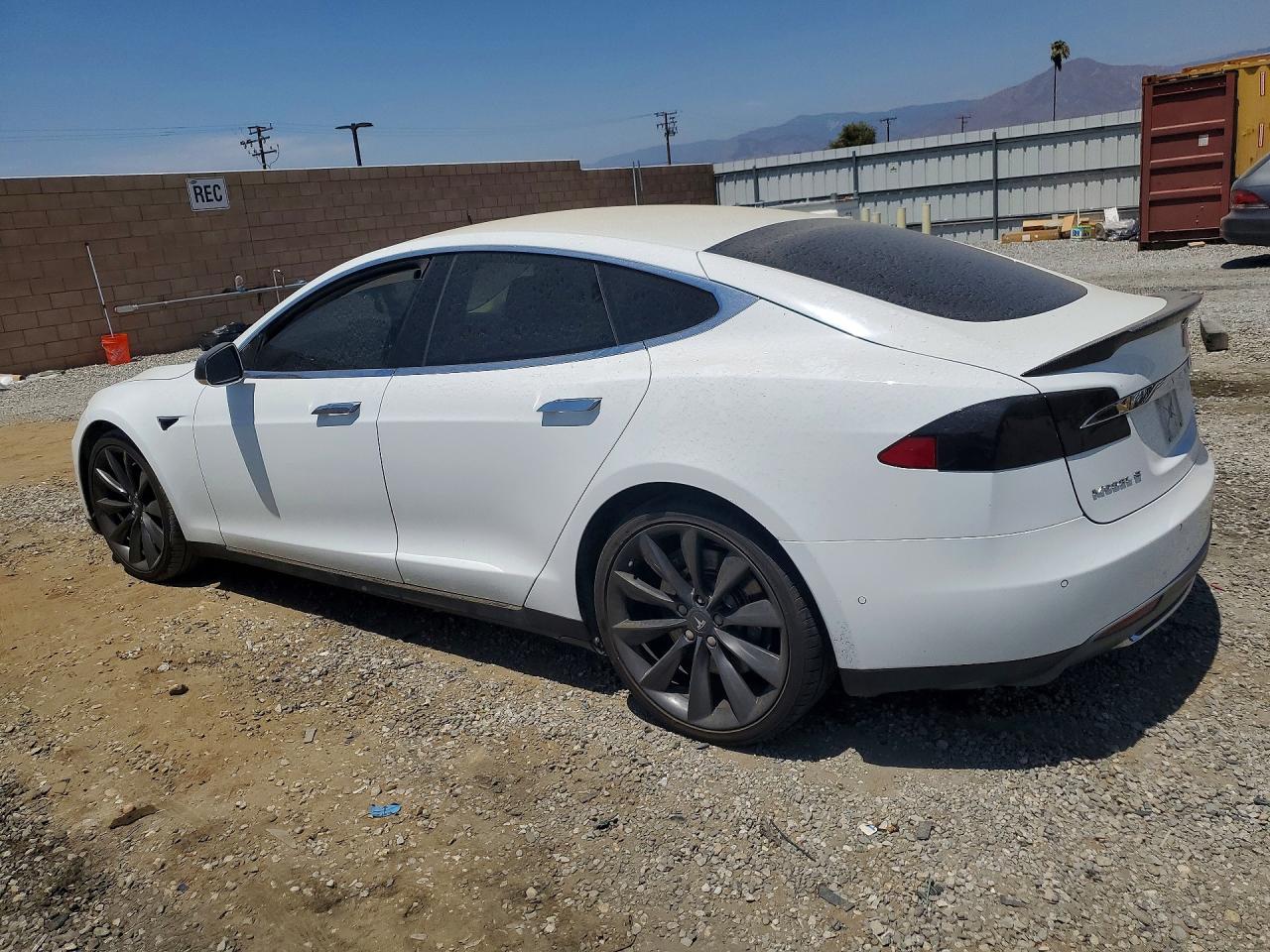 2014 Tesla Model S White vin: 5YJSA1S19EFP57408