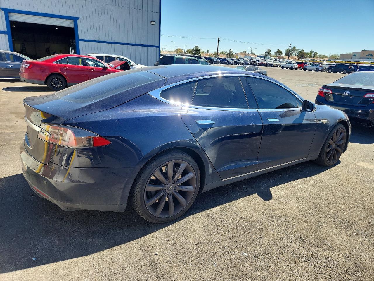 2015 Tesla Model S 60 Blue vin: 5YJSA1S1XFF080564