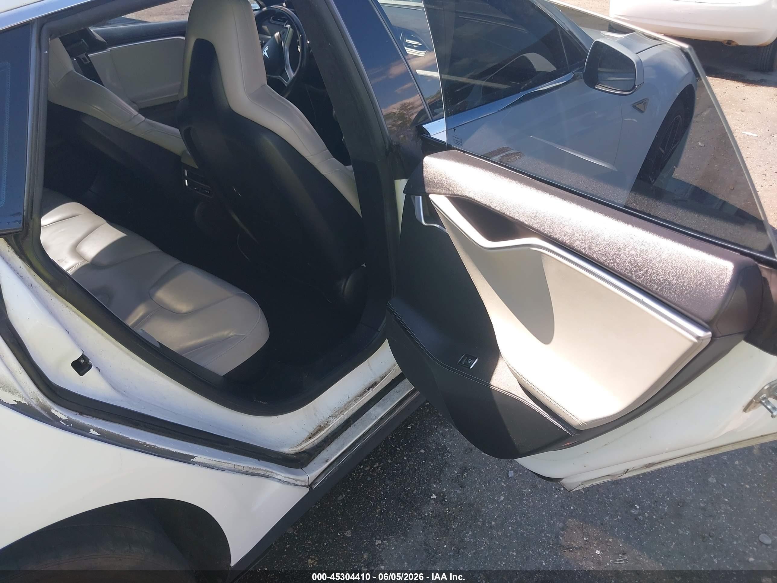 2015 Tesla Model S 70d/85d/p85d White vin: 5YJSA1S20FF094871