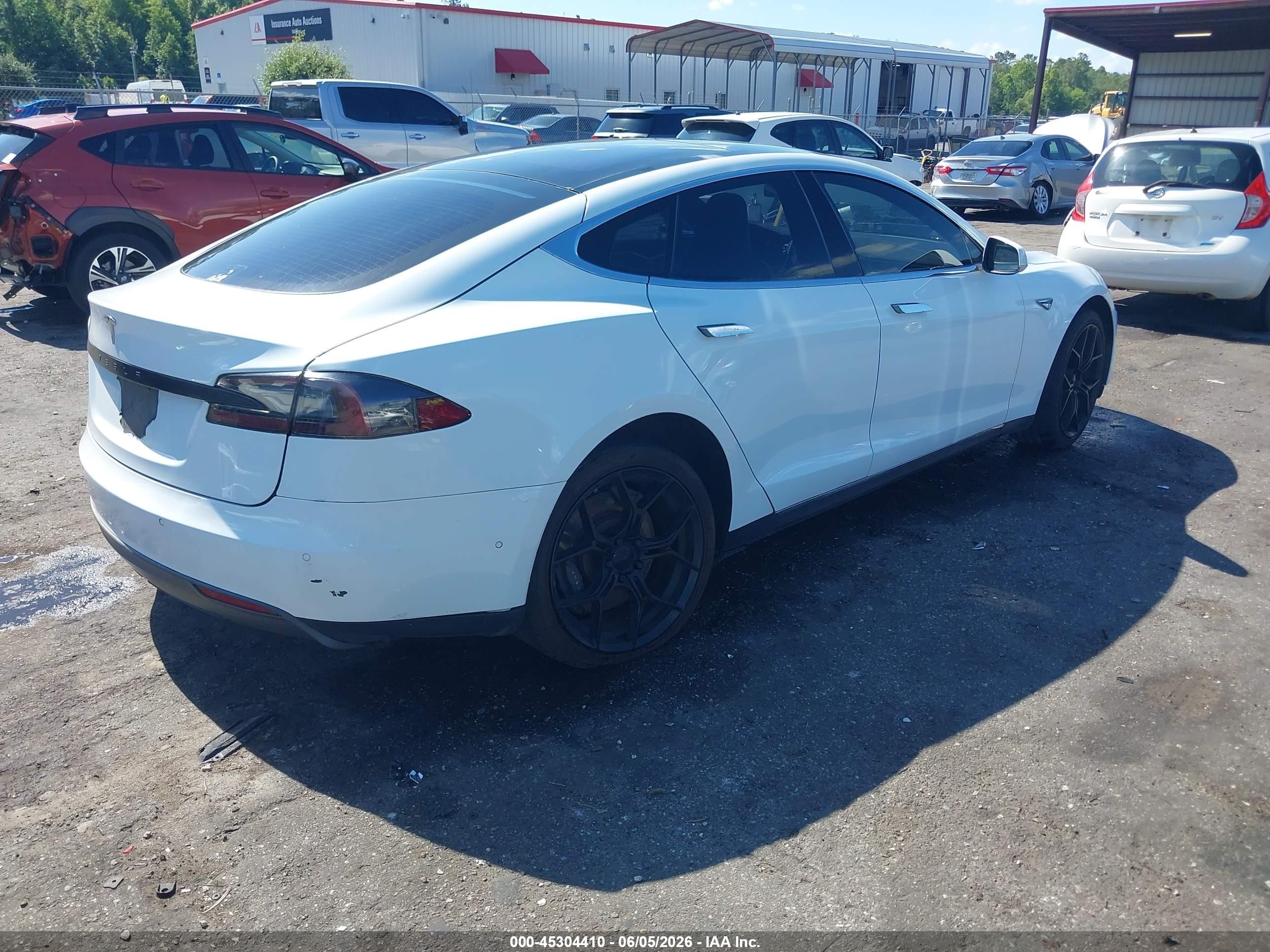2015 Tesla Model S 70d/85d/p85d White vin: 5YJSA1S20FF094871