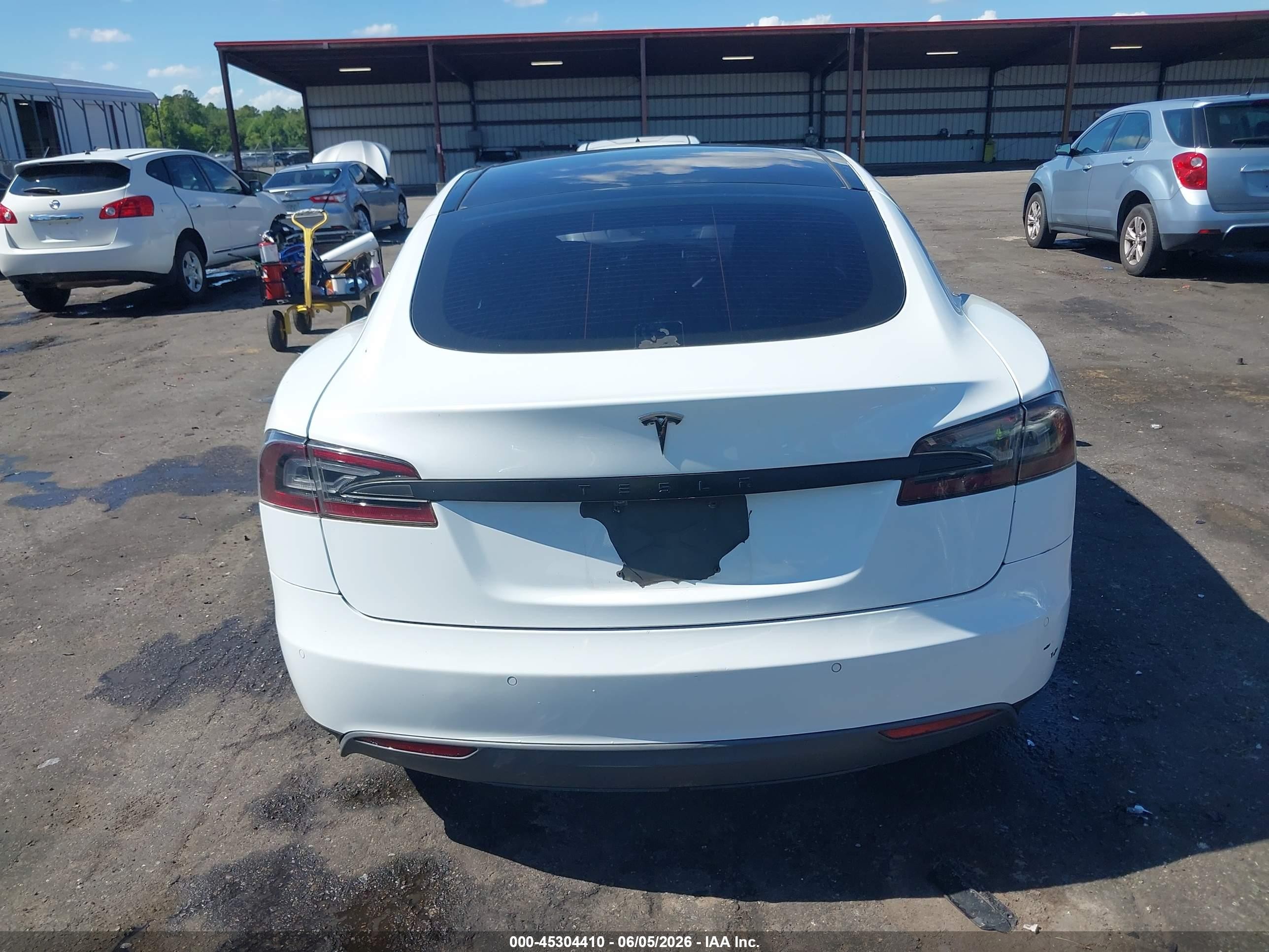 2015 Tesla Model S 70d/85d/p85d White vin: 5YJSA1S20FF094871