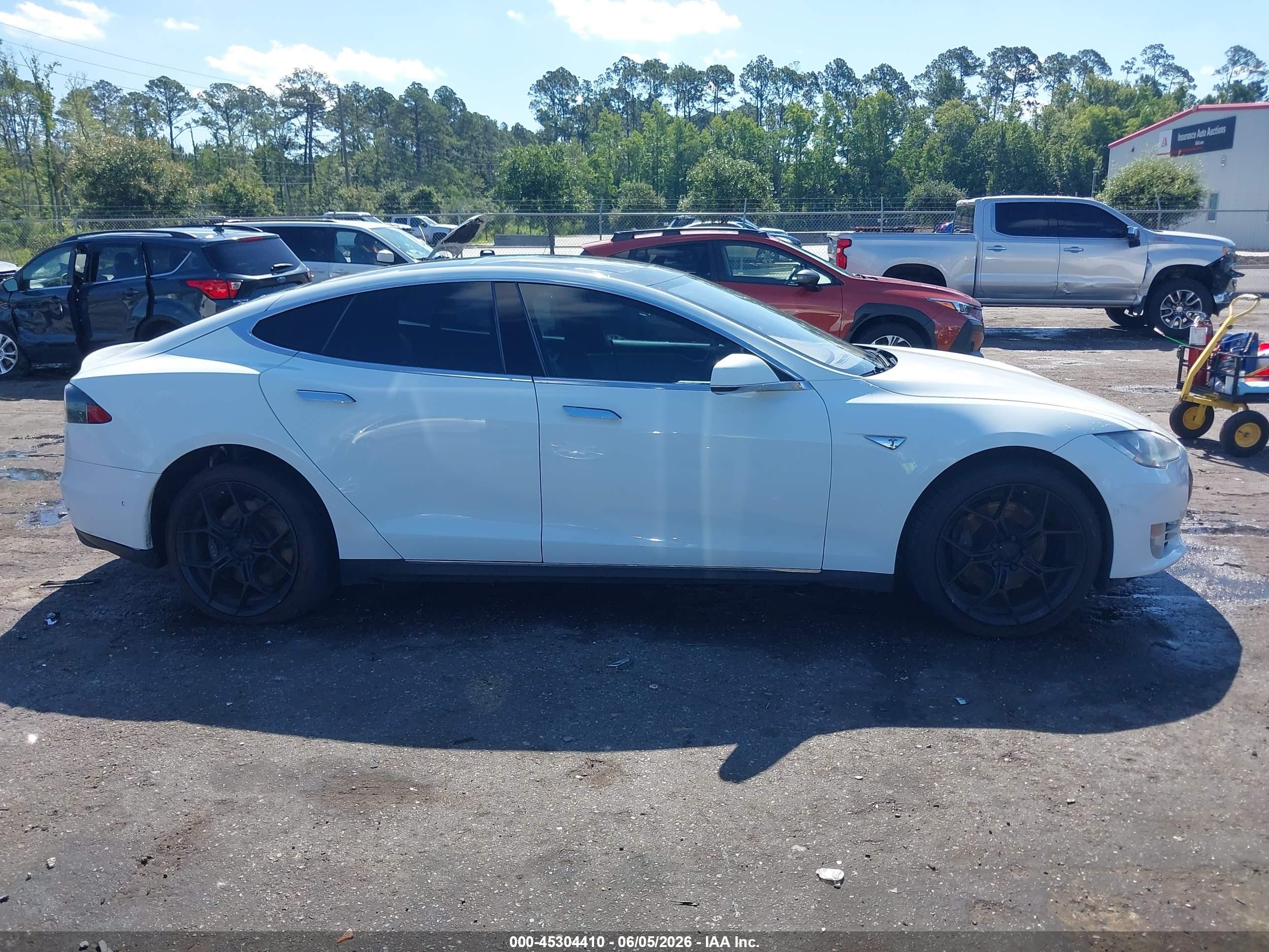 2015 Tesla Model S 70d/85d/p85d White vin: 5YJSA1S20FF094871