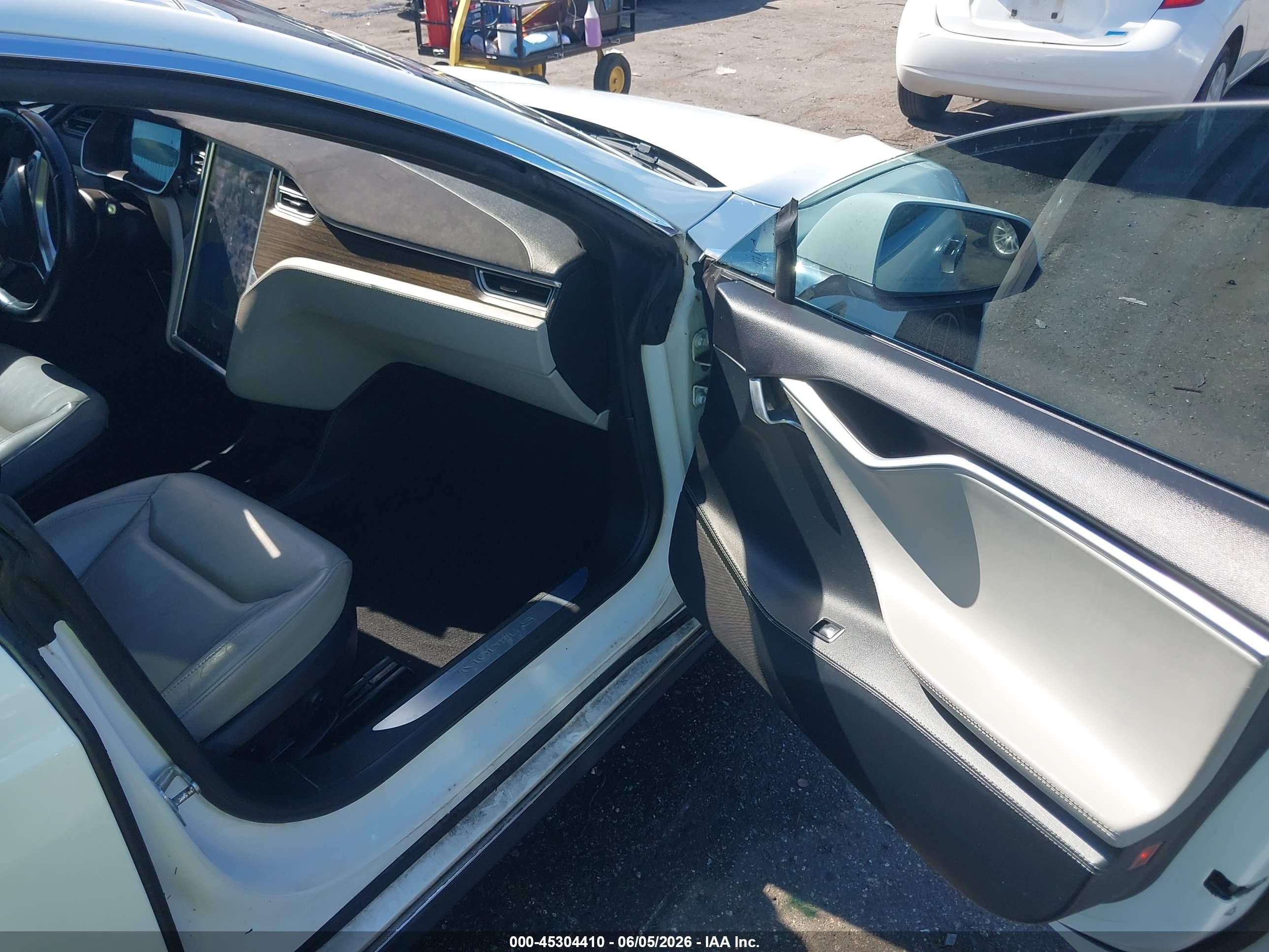 2015 Tesla Model S 70d/85d/p85d White vin: 5YJSA1S20FF094871