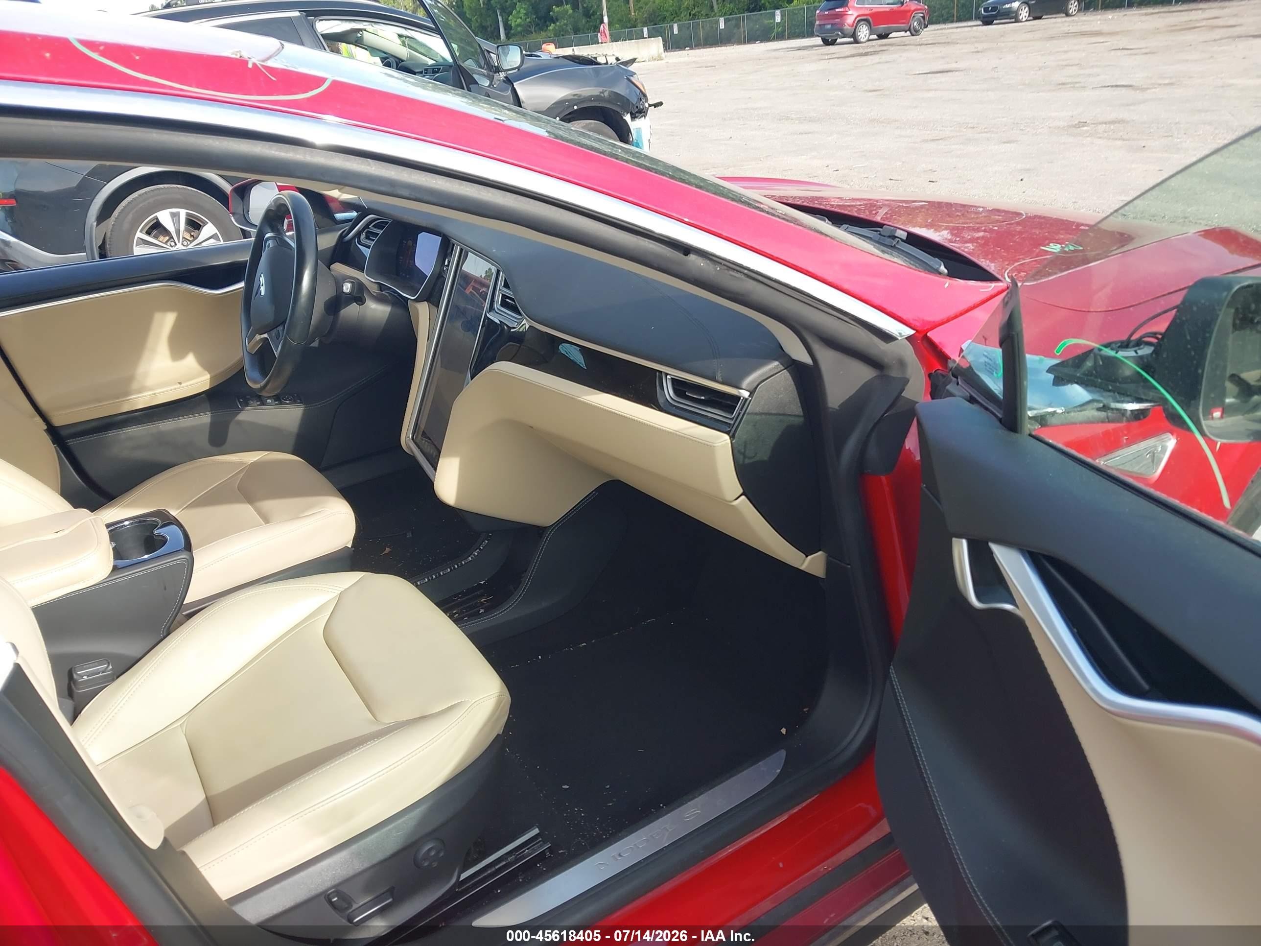2015 Tesla Model S 70d/85d/p85d Red vin: 5YJSA1S21FF081871