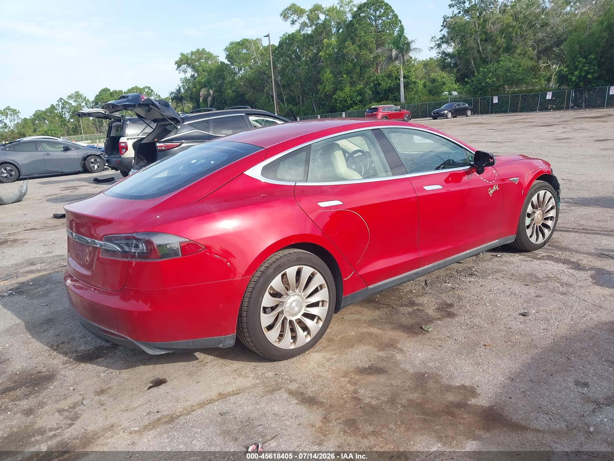 2015 Tesla Model S 70d/85d/p85d Red vin: 5YJSA1S21FF081871
