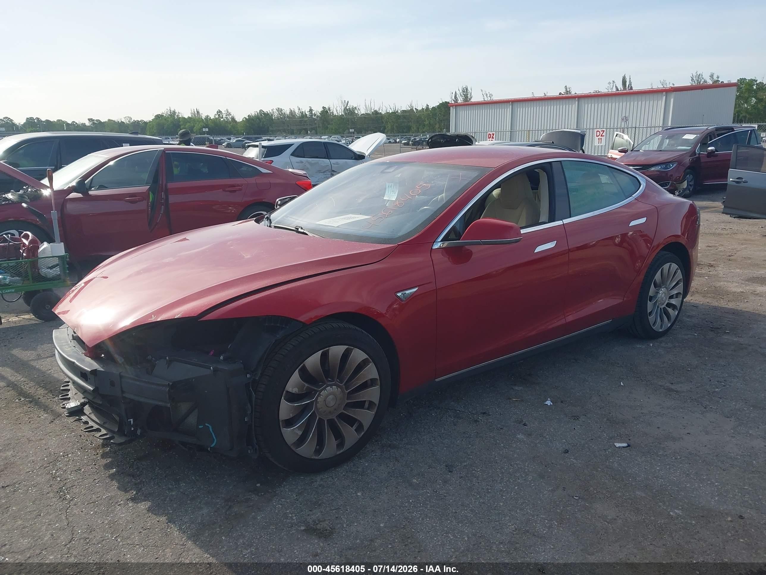 2015 Tesla Model S 70d/85d/p85d Red vin: 5YJSA1S21FF081871