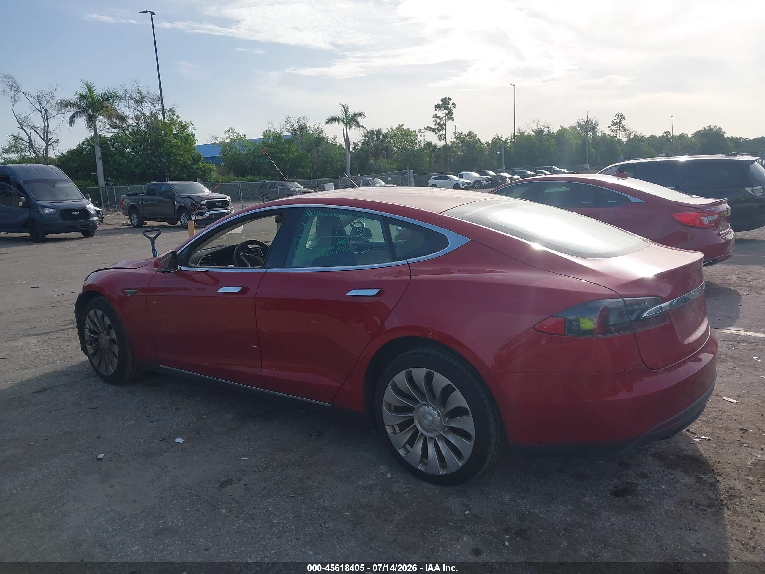 2015 Tesla Model S 70d/85d/p85d Red vin: 5YJSA1S21FF081871