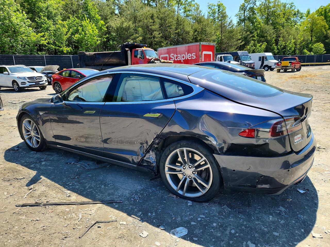 2015 Tesla Model S Серый vin: 5YJSA1S24FF094873