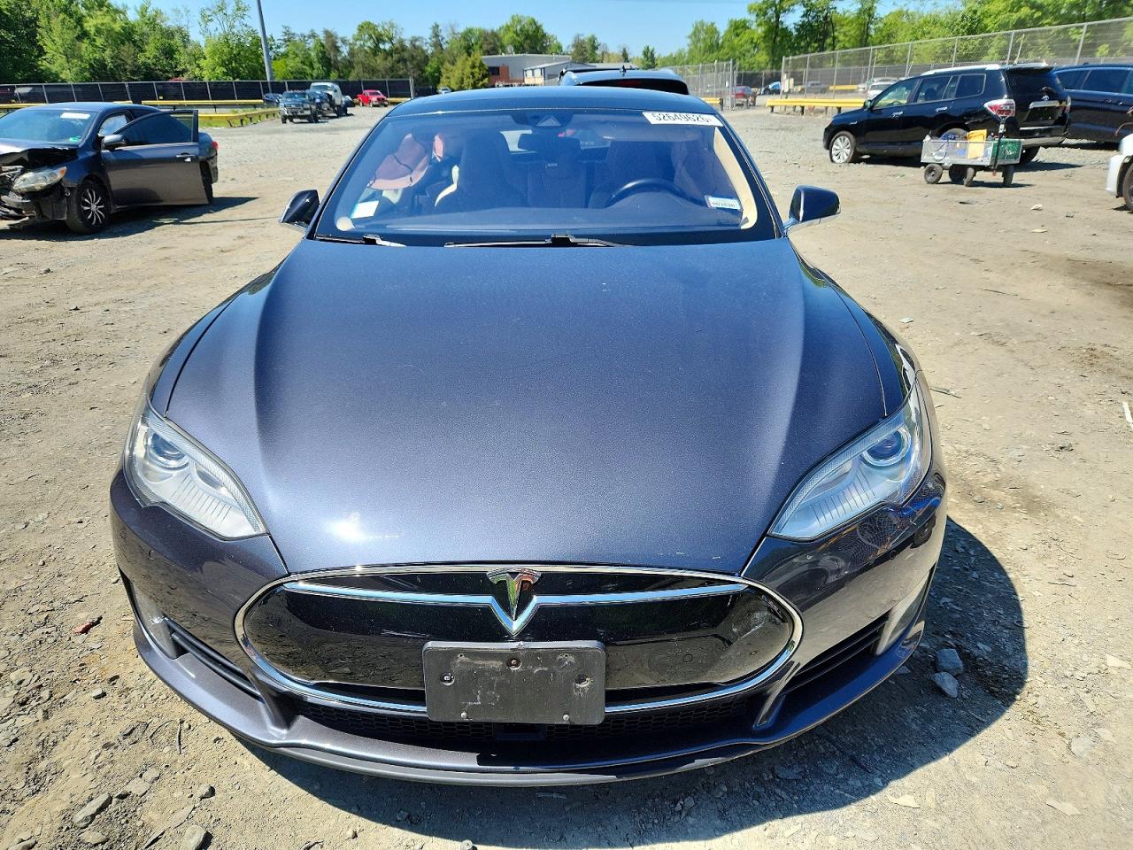 2015 Tesla Model S Серый vin: 5YJSA1S24FF094873