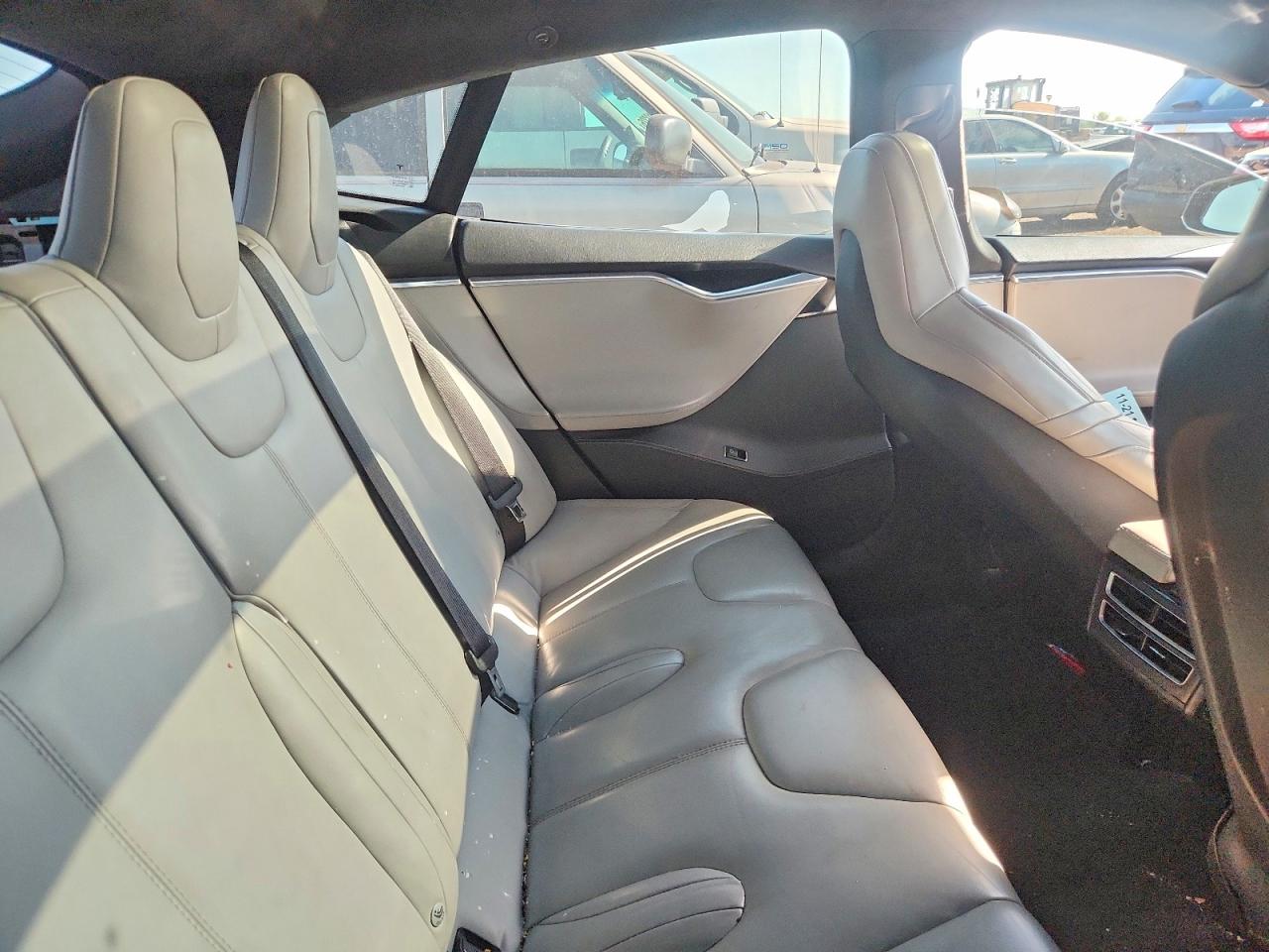 2015 Tesla Model S 70d Tan vin: 5YJSA1S24FF097157