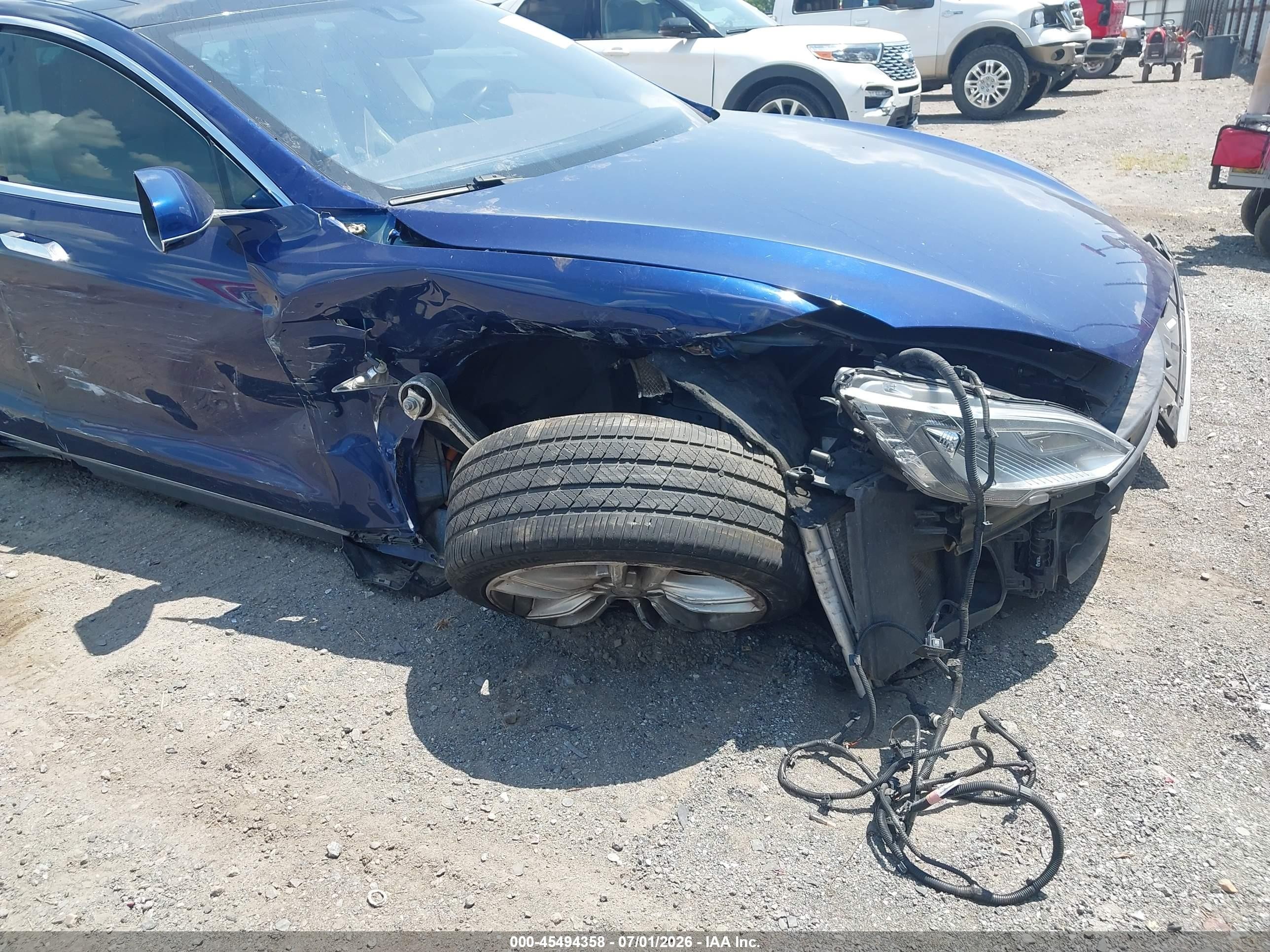 2015 Tesla Model S 70d/85d/p85d Синий vin: 5YJSA1S26FF090839
