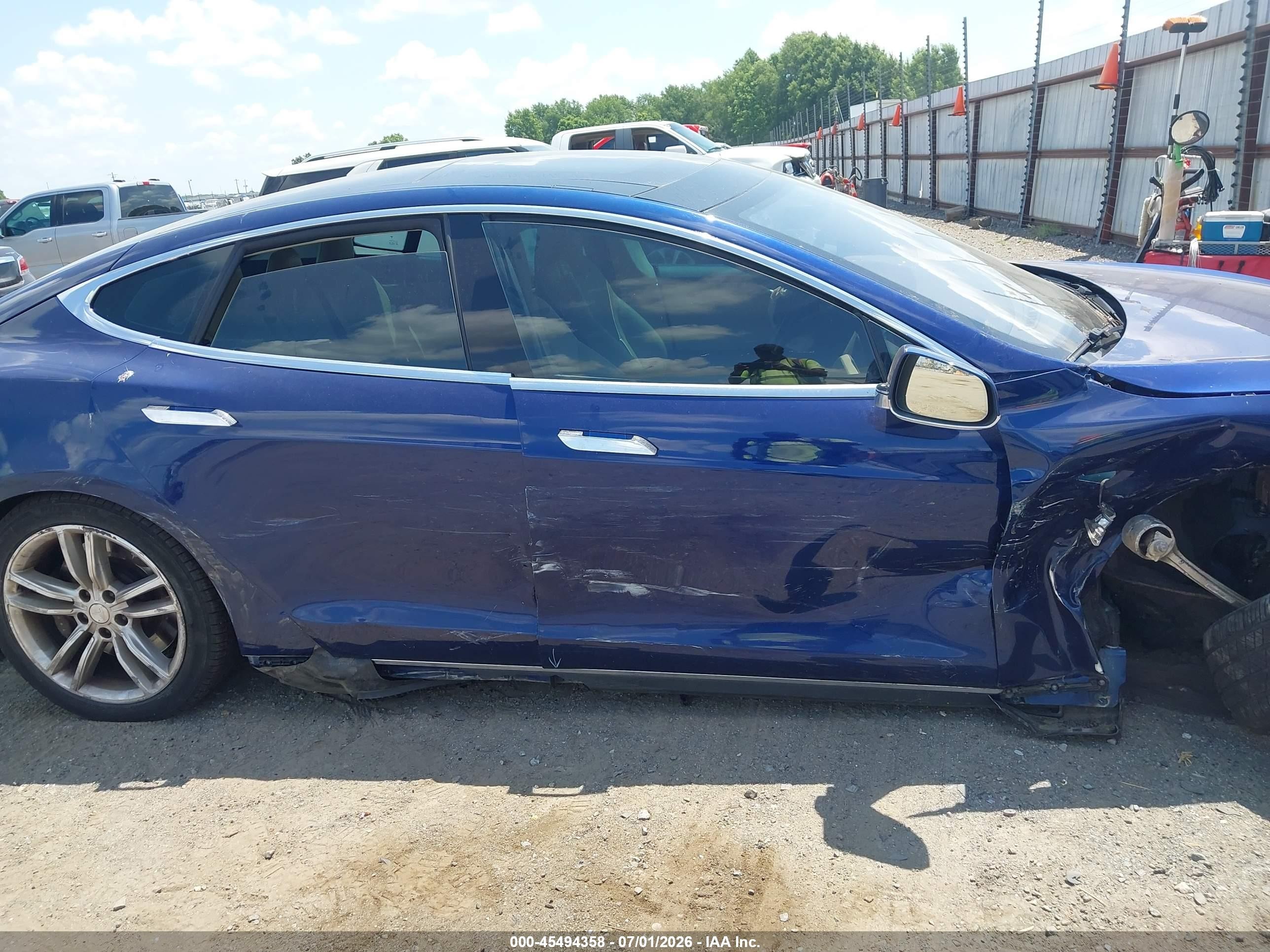 2015 Tesla Model S 70d/85d/p85d Синий vin: 5YJSA1S26FF090839