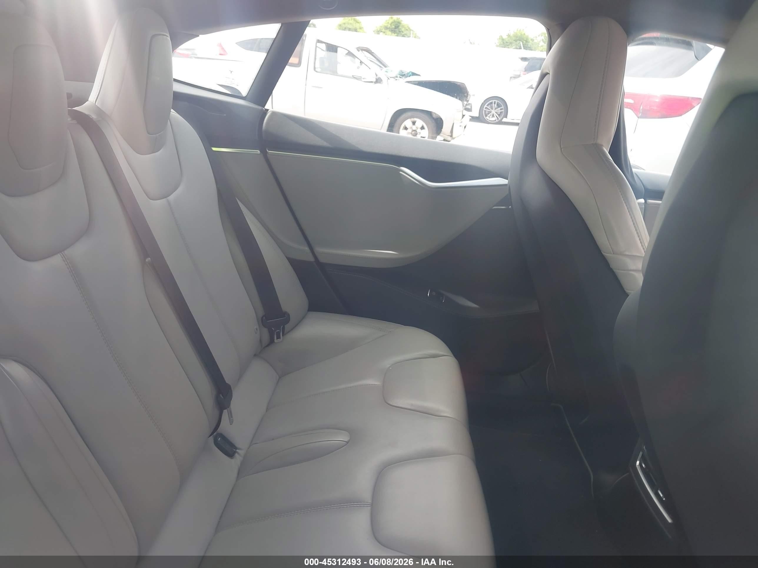 2015 Tesla Model S   Blue vin: 5YJSA1S28FF086422