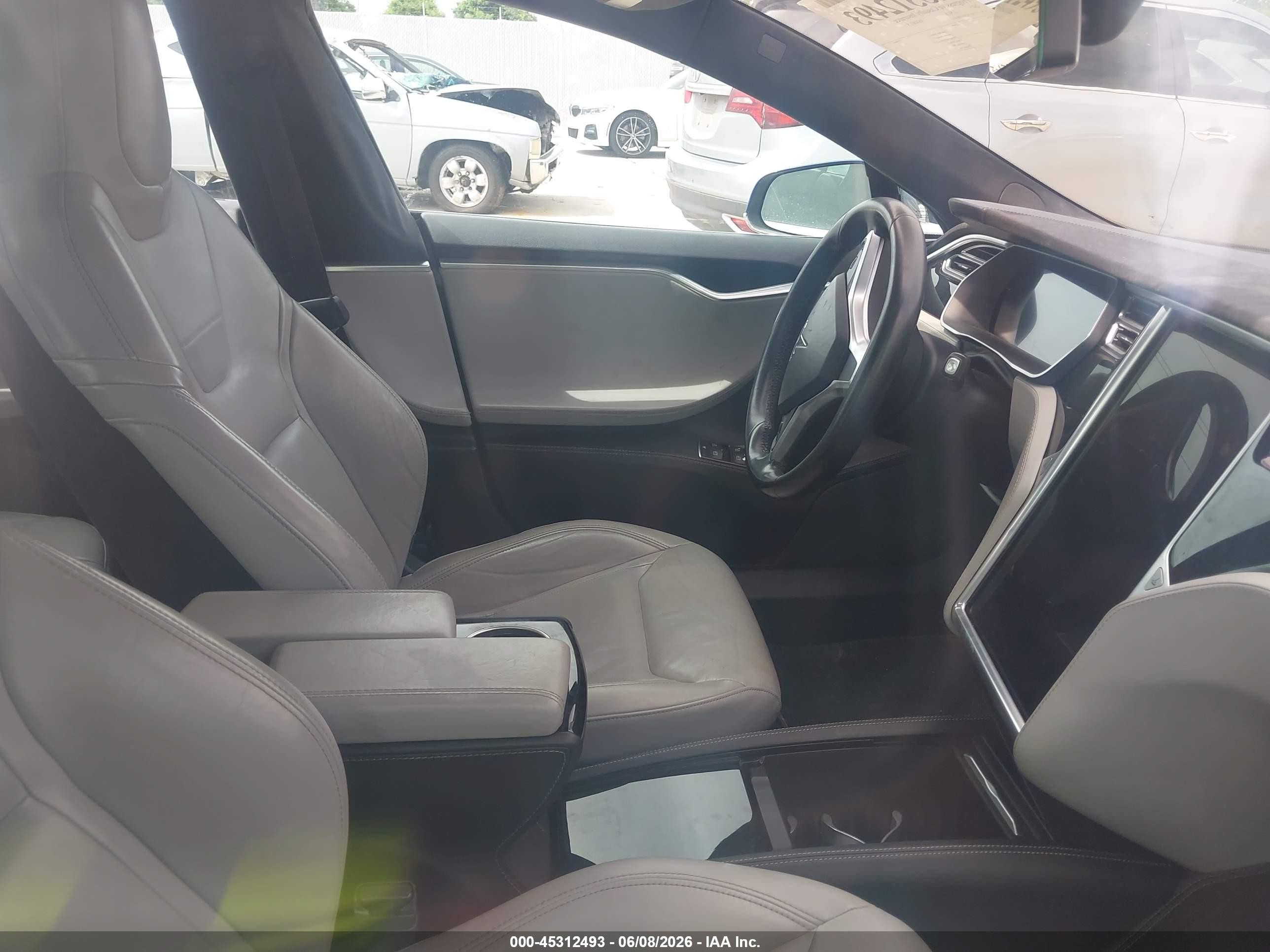 2015 Tesla Model S   Blue vin: 5YJSA1S28FF086422