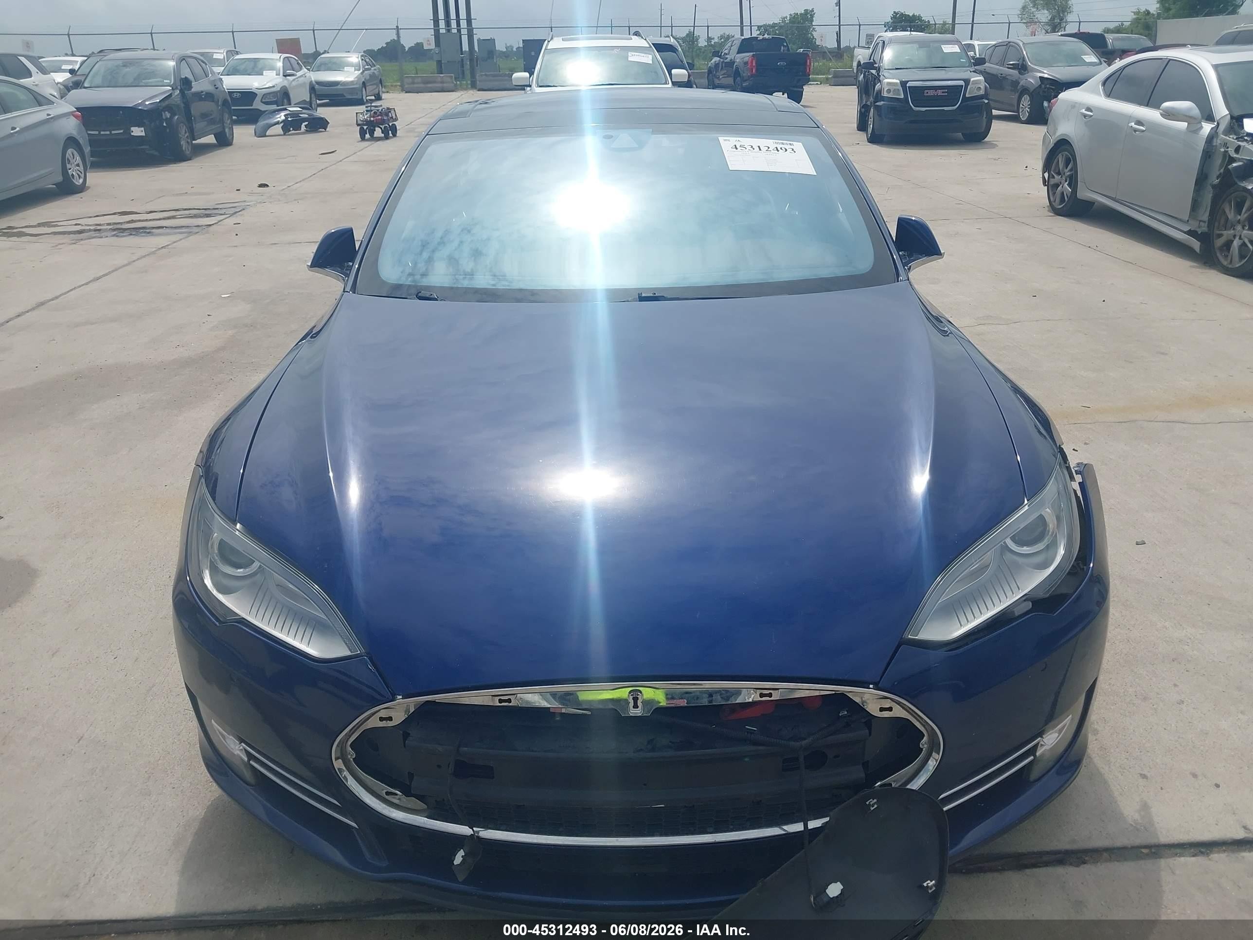 2015 Tesla Model S   Blue vin: 5YJSA1S28FF086422