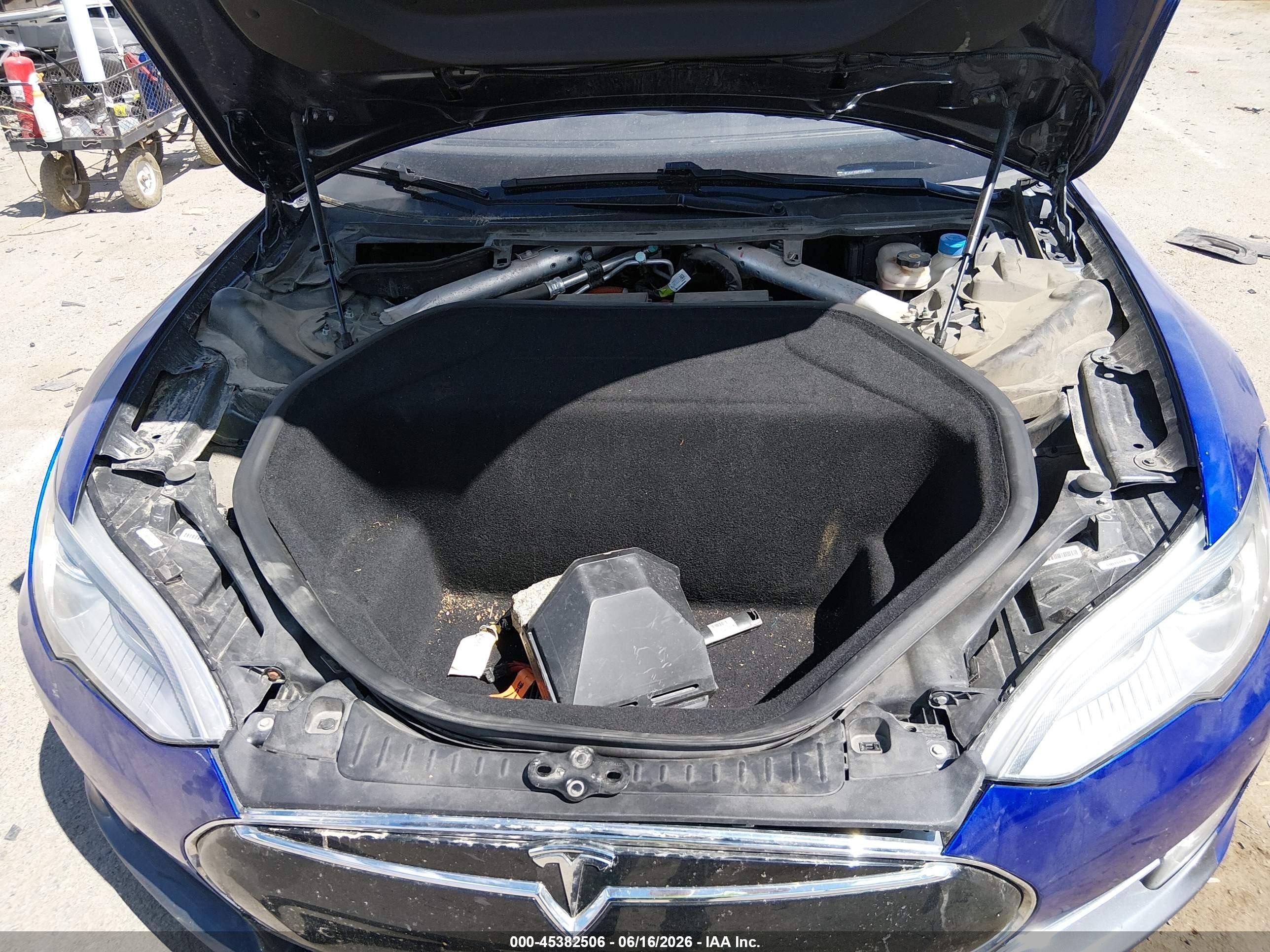 2015 Tesla Model S 70d/85d/p85d Blue vin: 5YJSA1S29FF096800