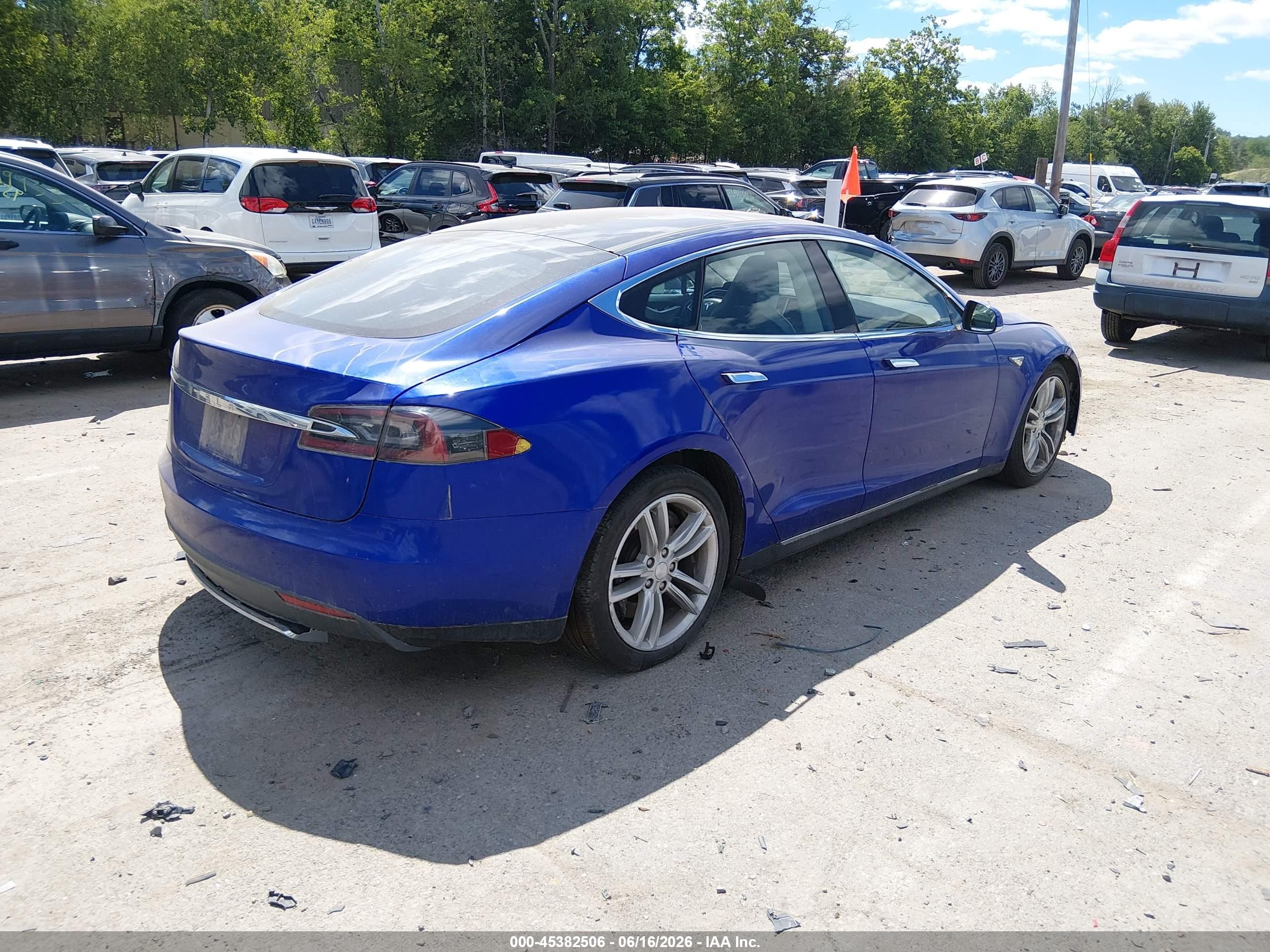 2015 Tesla Model S 70d/85d/p85d Blue vin: 5YJSA1S29FF096800