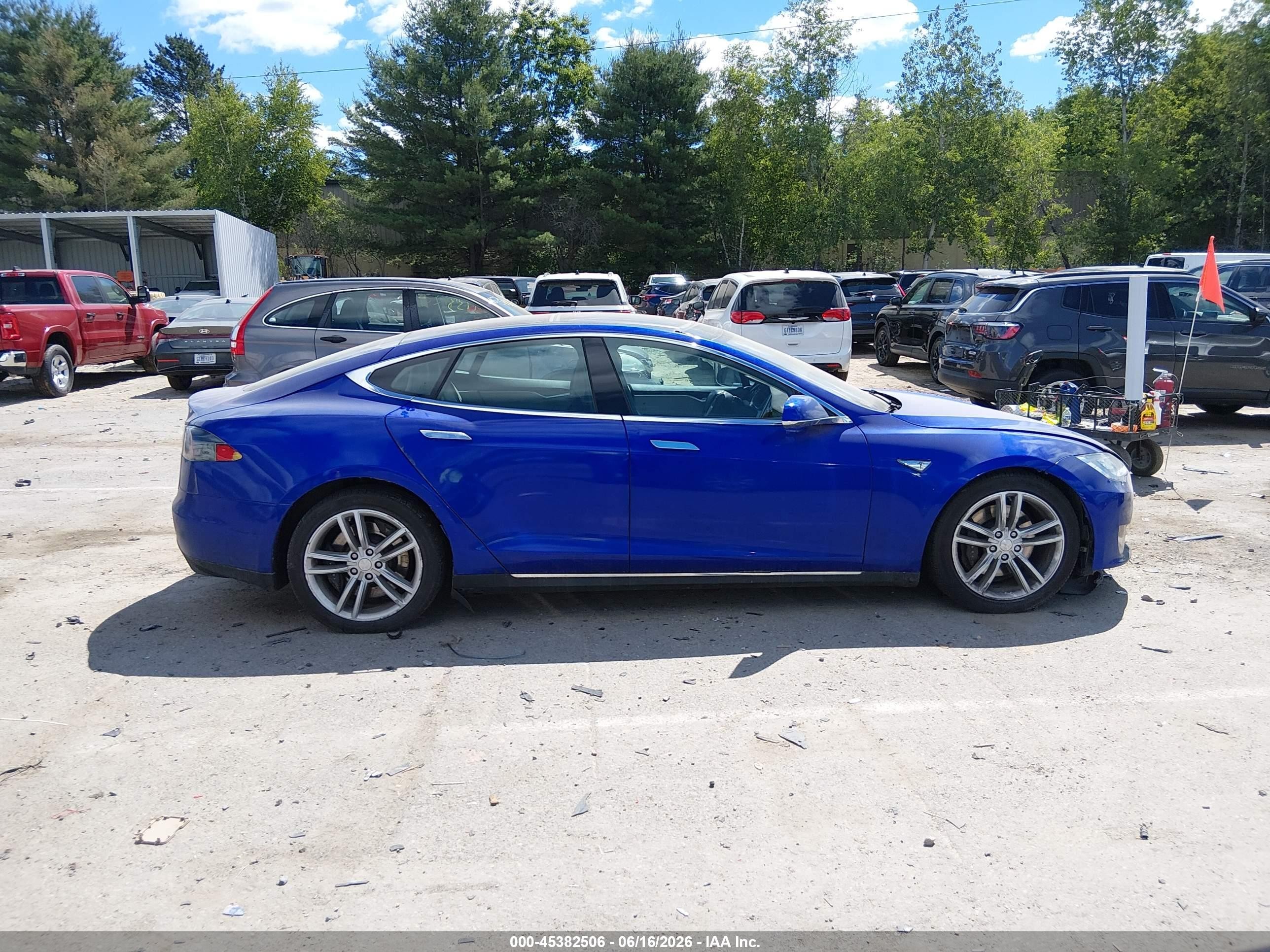 2015 Tesla Model S 70d/85d/p85d Blue vin: 5YJSA1S29FF096800