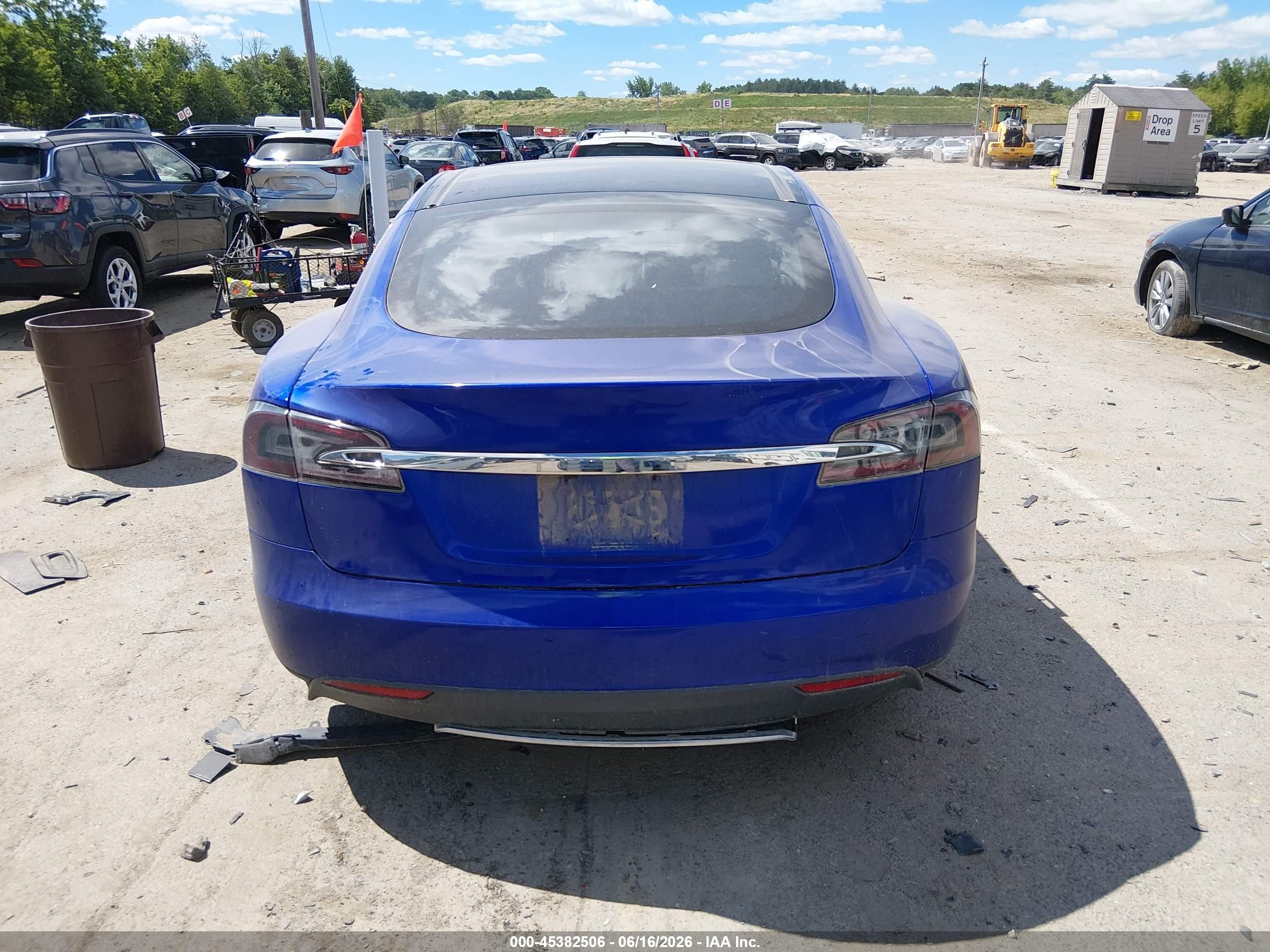 2015 Tesla Model S 70d/85d/p85d Blue vin: 5YJSA1S29FF096800