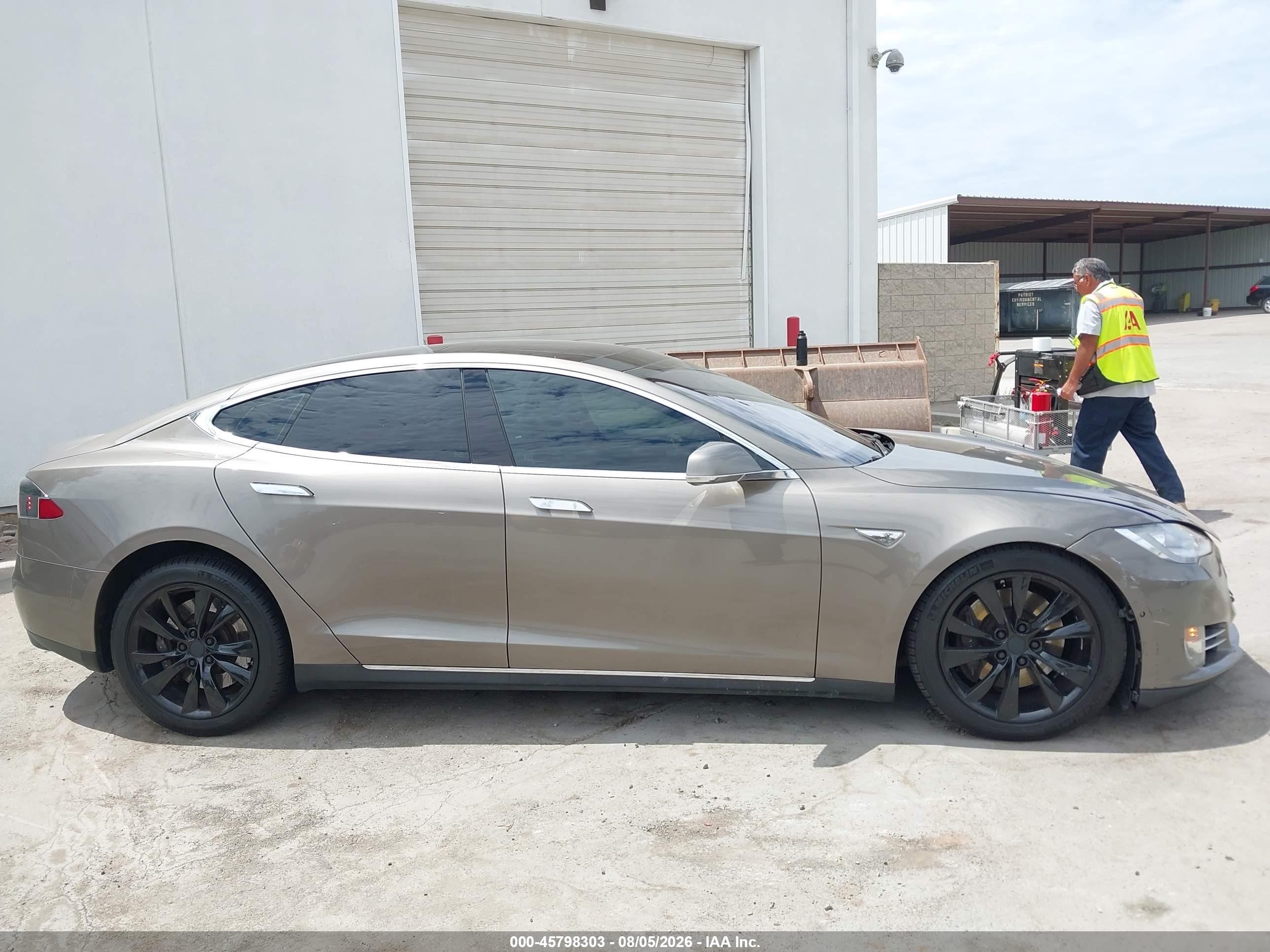 2015 Tesla Model S 70d/85d/p85d Brown vin: 5YJSA1S2XFF089242