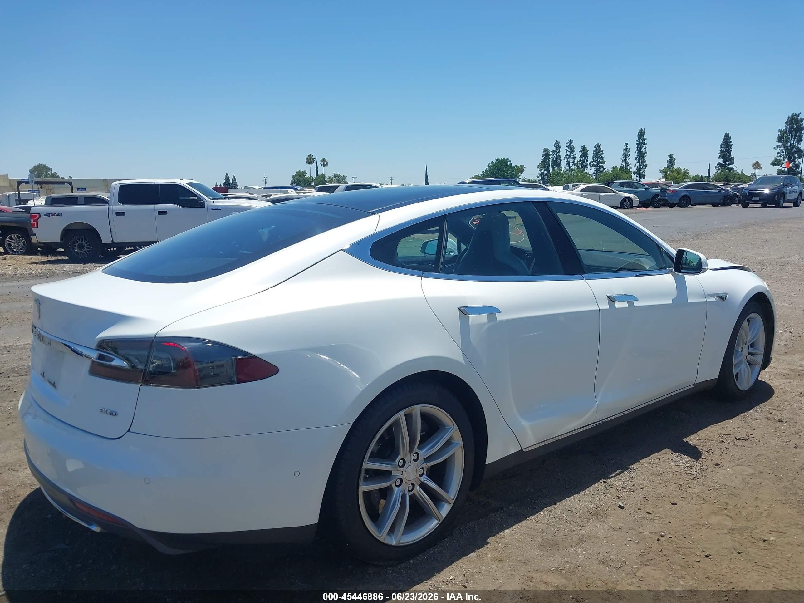 2015 Tesla Model S 70d/85d/p85d White vin: 5YJSA1V20FF099936