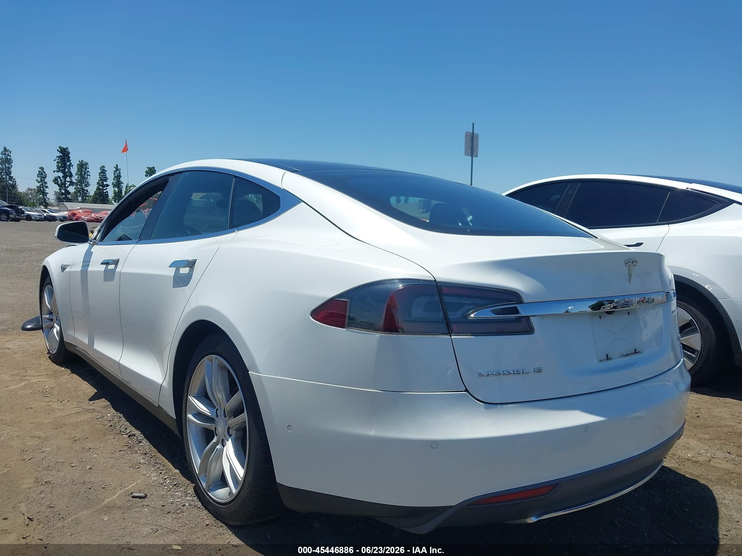 2015 Tesla Model S 70d/85d/p85d White vin: 5YJSA1V20FF099936