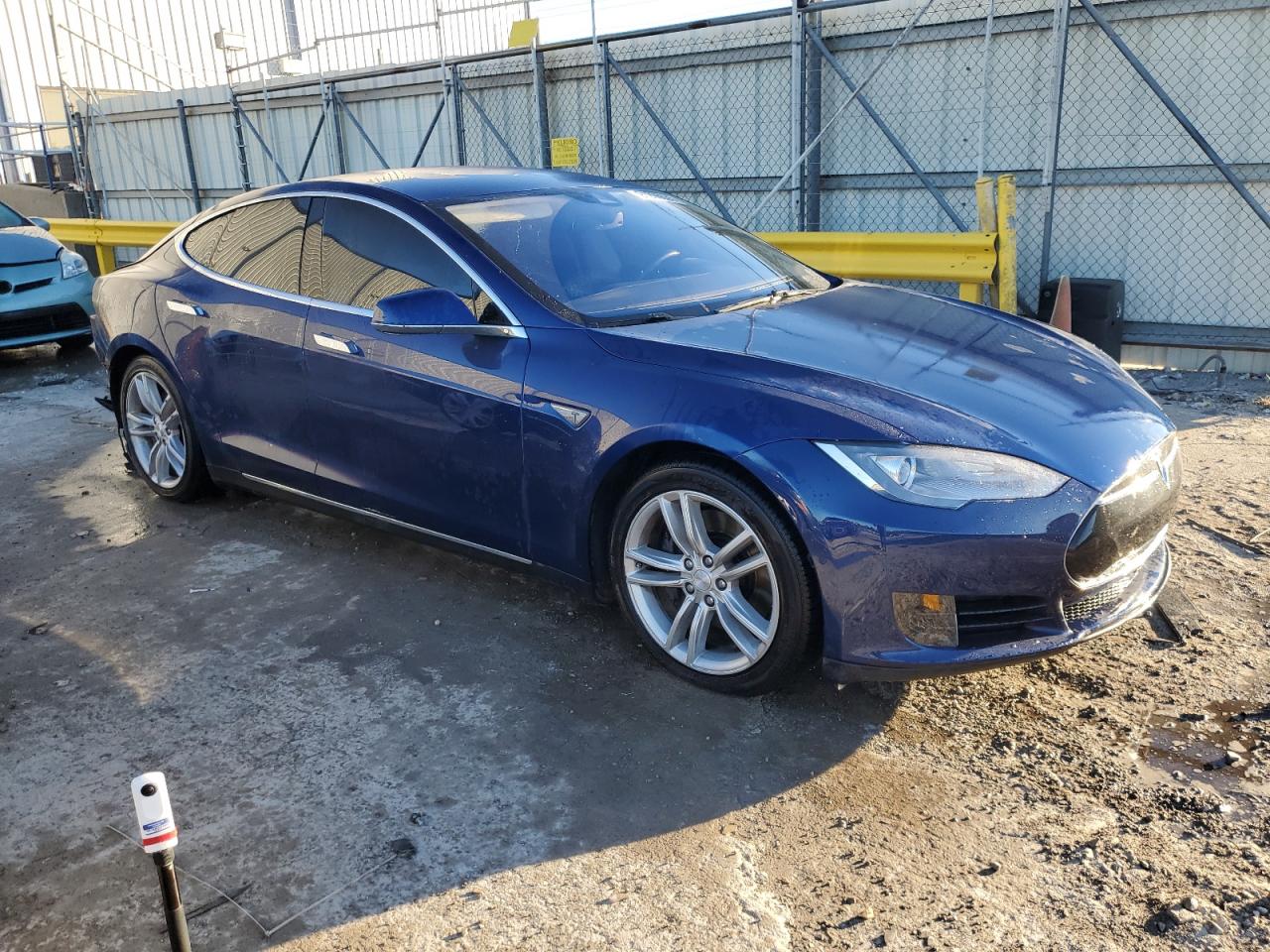 2015 Tesla Model S 90d Blue vin: 5YJSA1V27FF099092