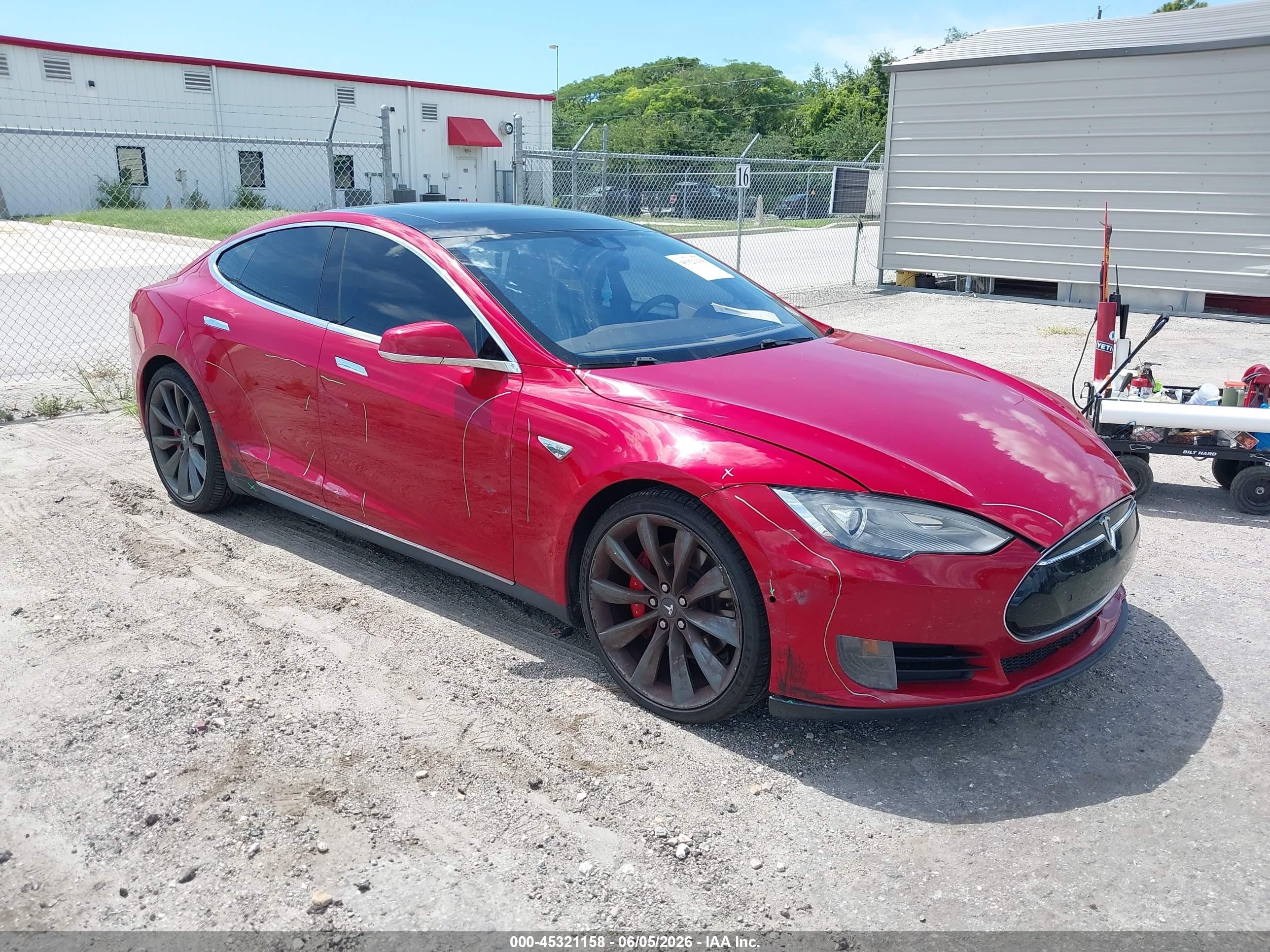 2015 Tesla Model S 85d/p85d Red vin: 5YJSA1V44FF097401