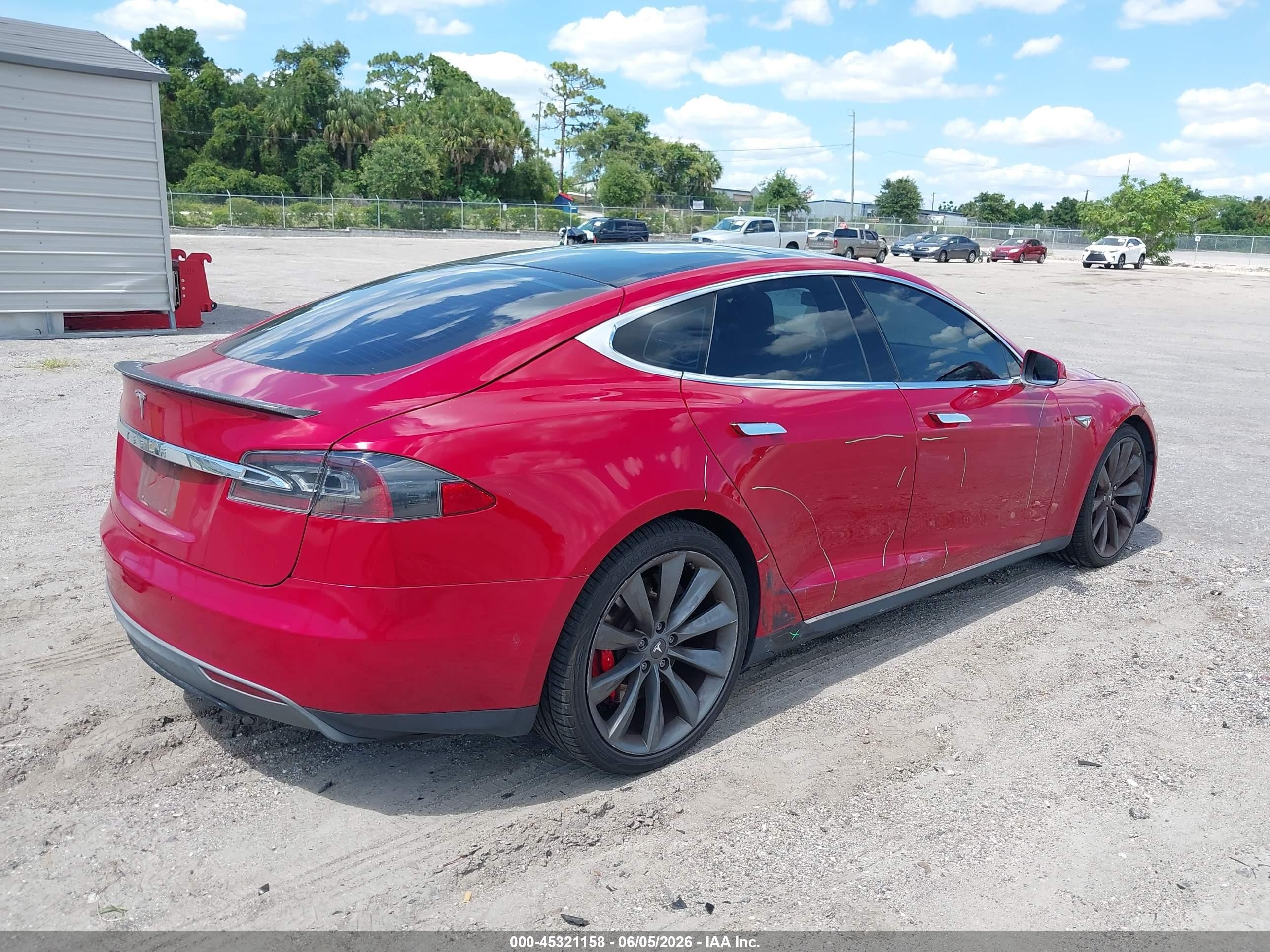 2015 Tesla Model S 85d/p85d Red vin: 5YJSA1V44FF097401