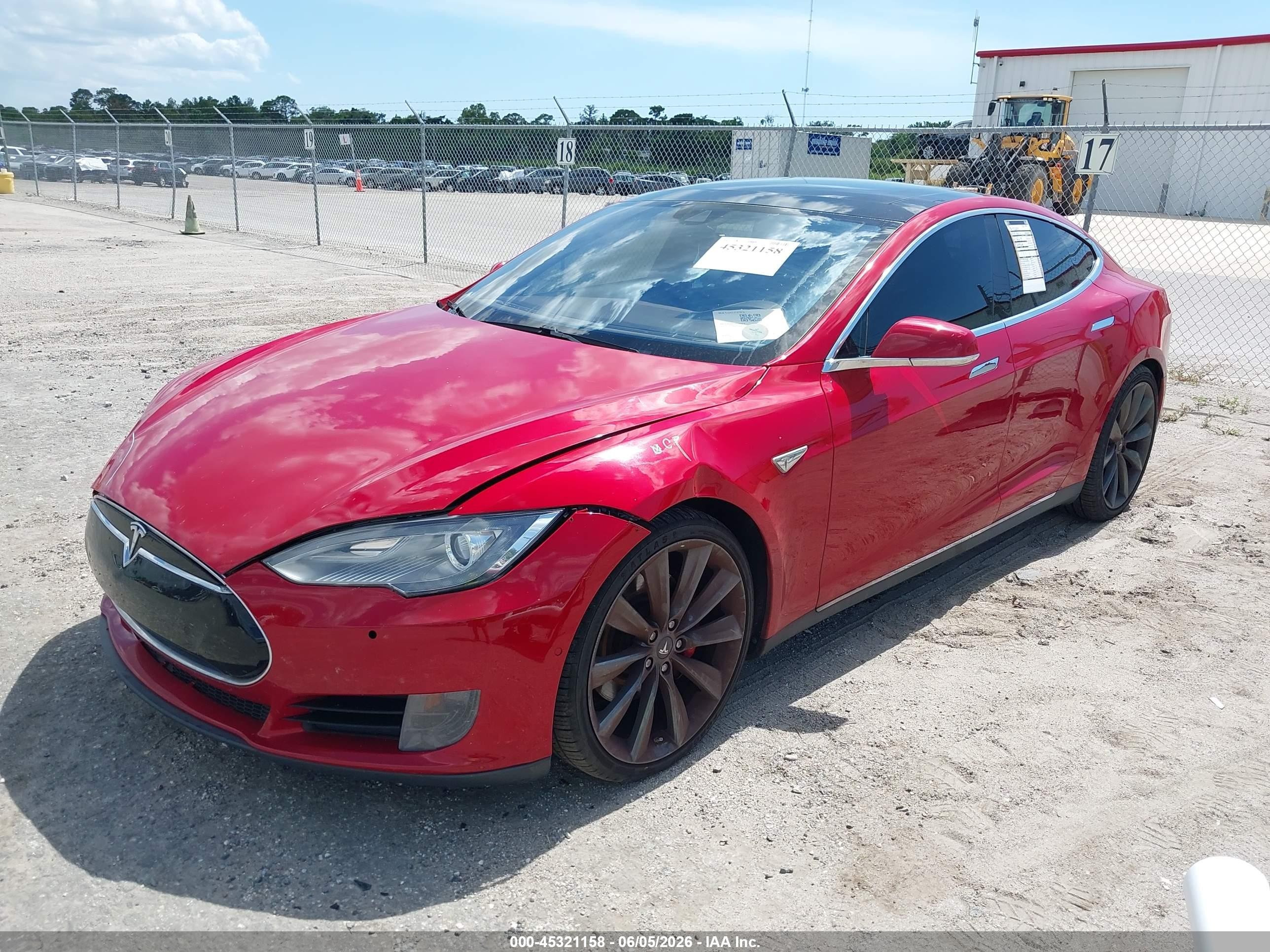 2015 Tesla Model S 85d/p85d Red vin: 5YJSA1V44FF097401