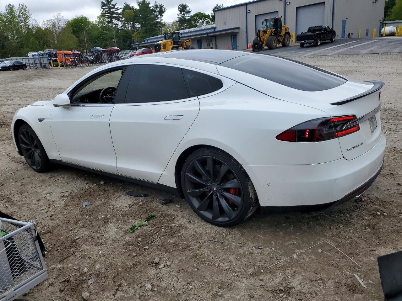 2015 Tesla Model S P90d White vin: 5YJSA1V4XFF096690