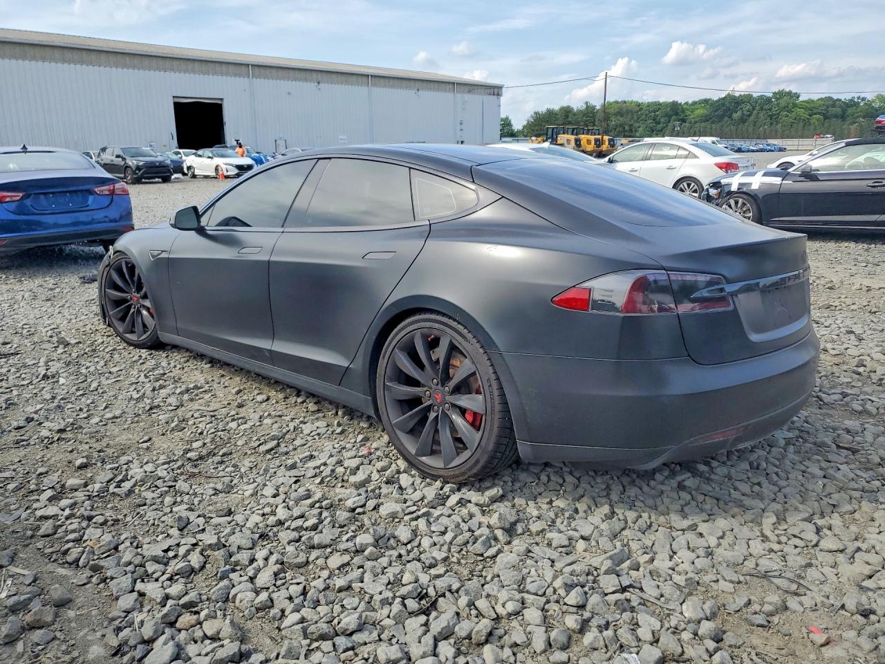 2015 Tesla Model S 85d Black vin: 5YJSA4H20FFP75444