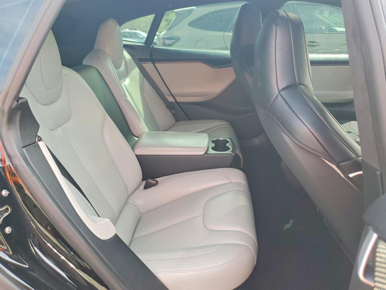 2015 Tesla Model S 85d Black vin: 5YJSA4H20FFP75444