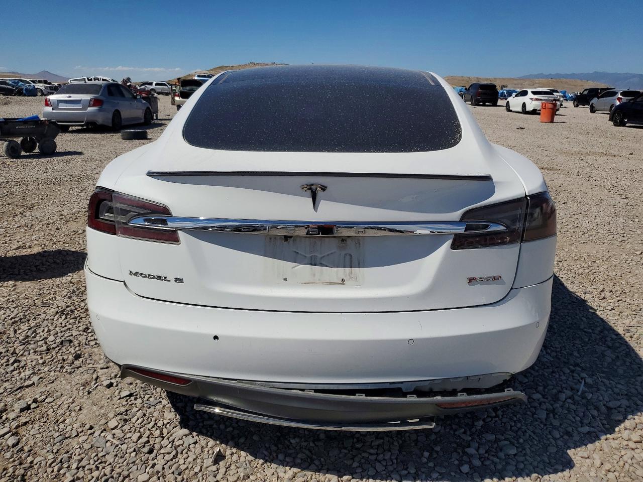 2015 Tesla Model S 85d White vin: 5YJSA4H27FFP74274