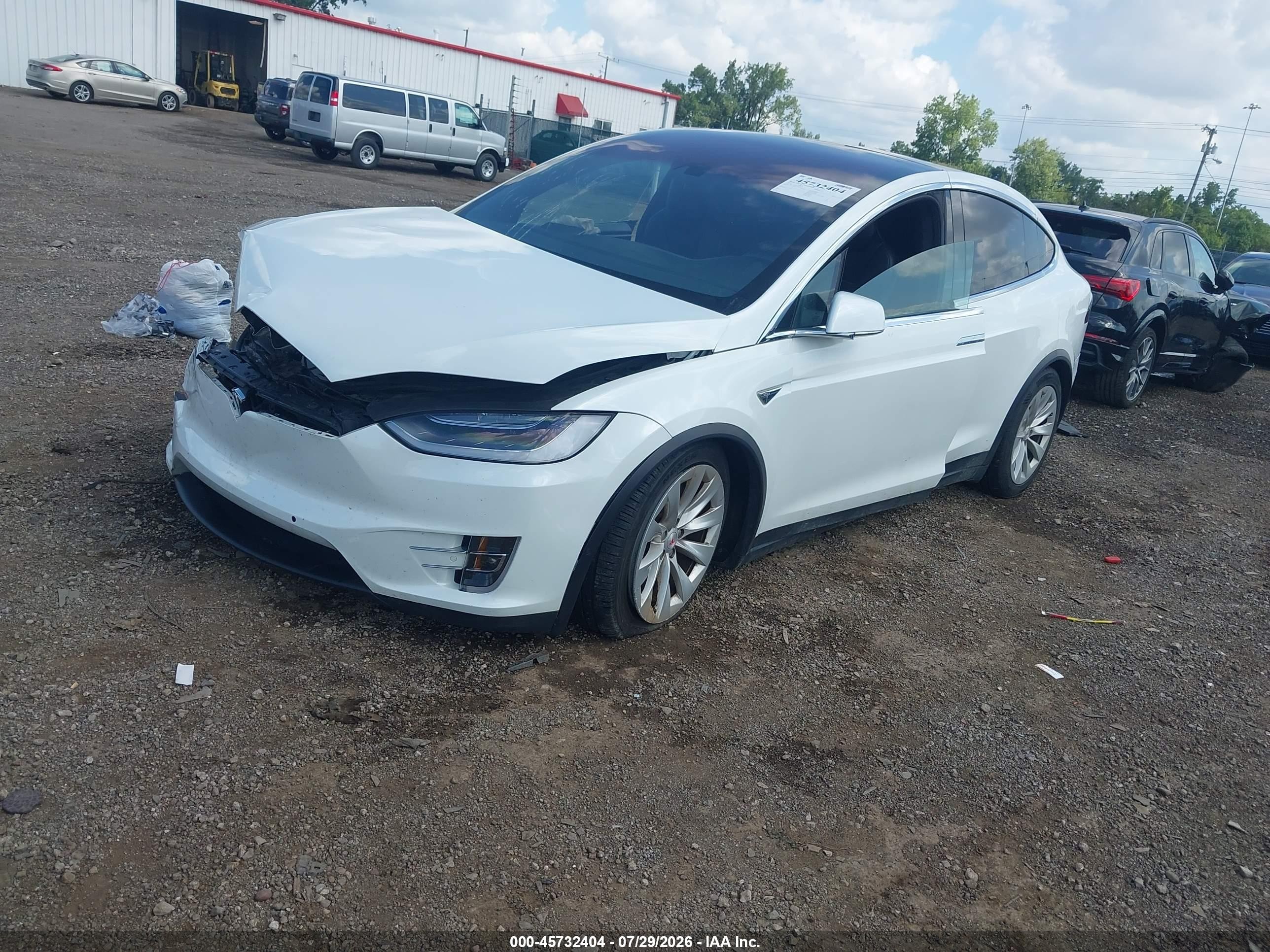 2016 Tesla Model X 60d/70d/75d/90d White vin: 5YJXCAE25GF020357