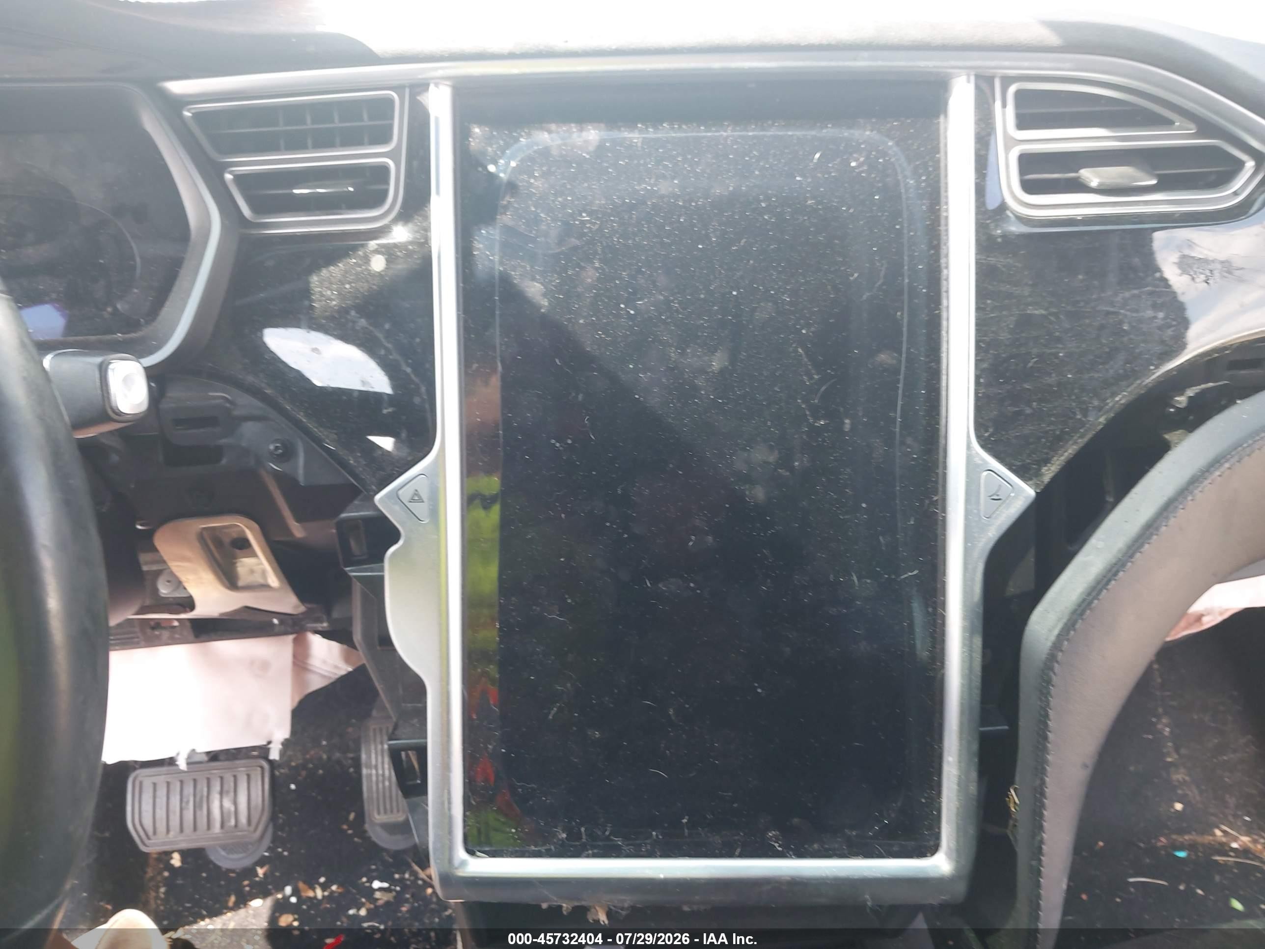 2016 Tesla Model X 60d/70d/75d/90d White vin: 5YJXCAE25GF020357