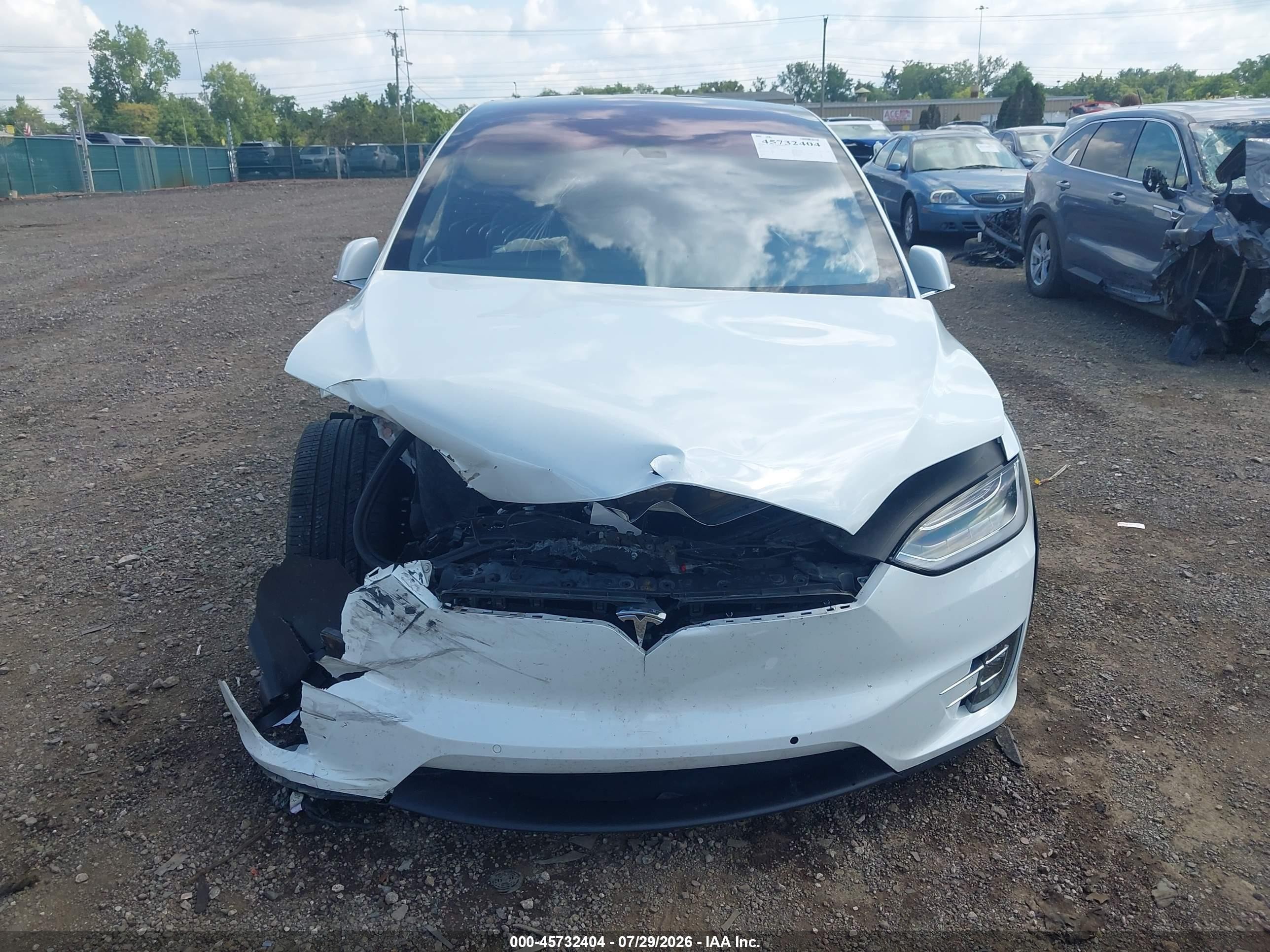 2016 Tesla Model X 60d/70d/75d/90d White vin: 5YJXCAE25GF020357