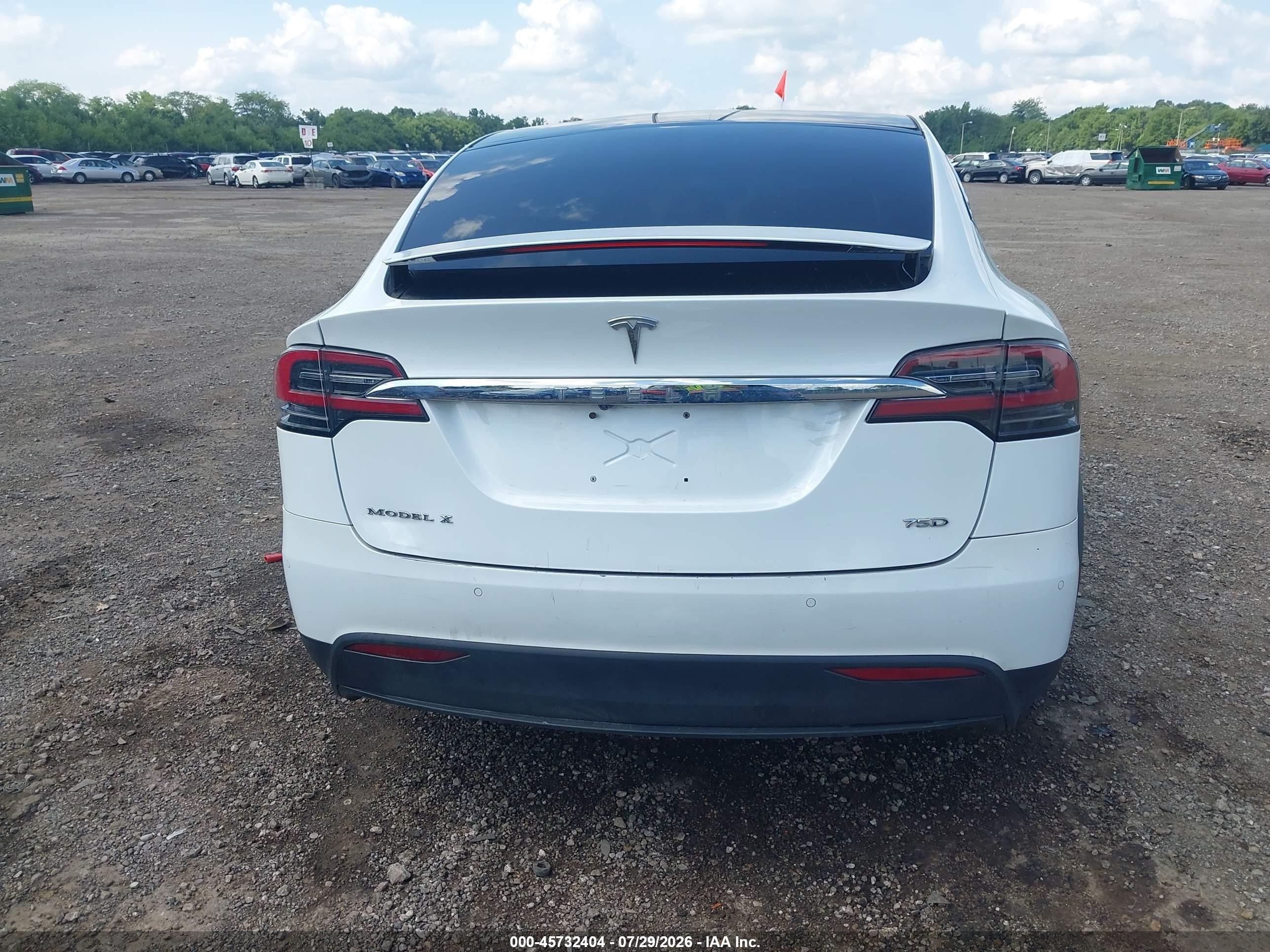 2016 Tesla Model X 60d/70d/75d/90d White vin: 5YJXCAE25GF020357