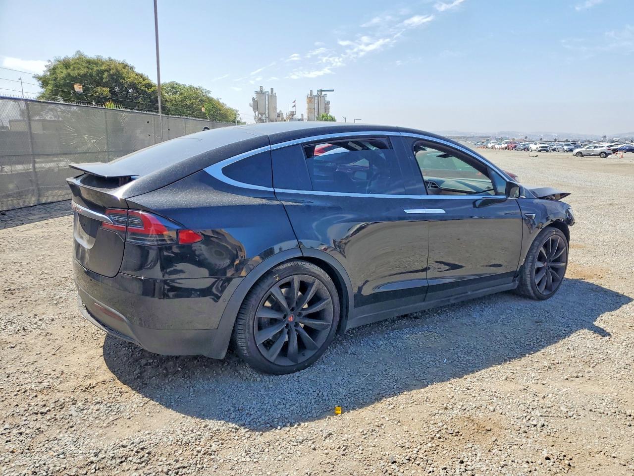 2018 Tesla Model X Black vin: 5YJXCAE29JF090919