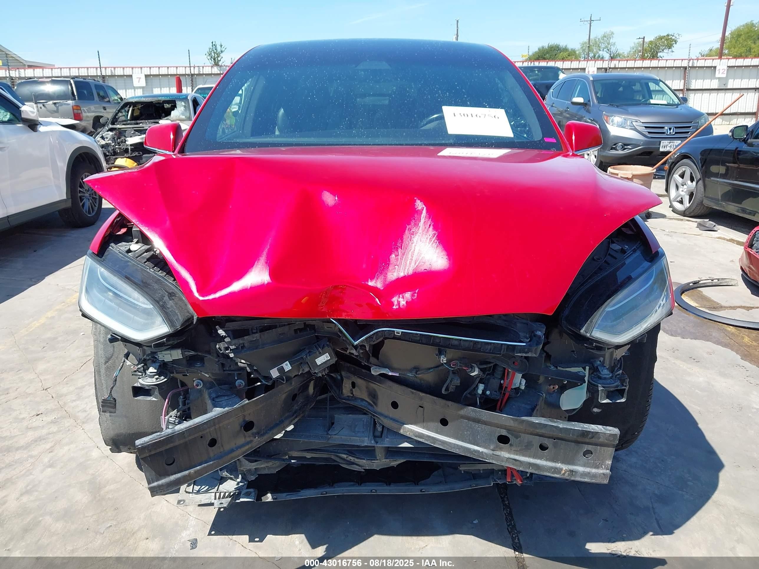 2017 Tesla Model X 100d/75d/90d Red vin: 5YJXCBE24HF054166