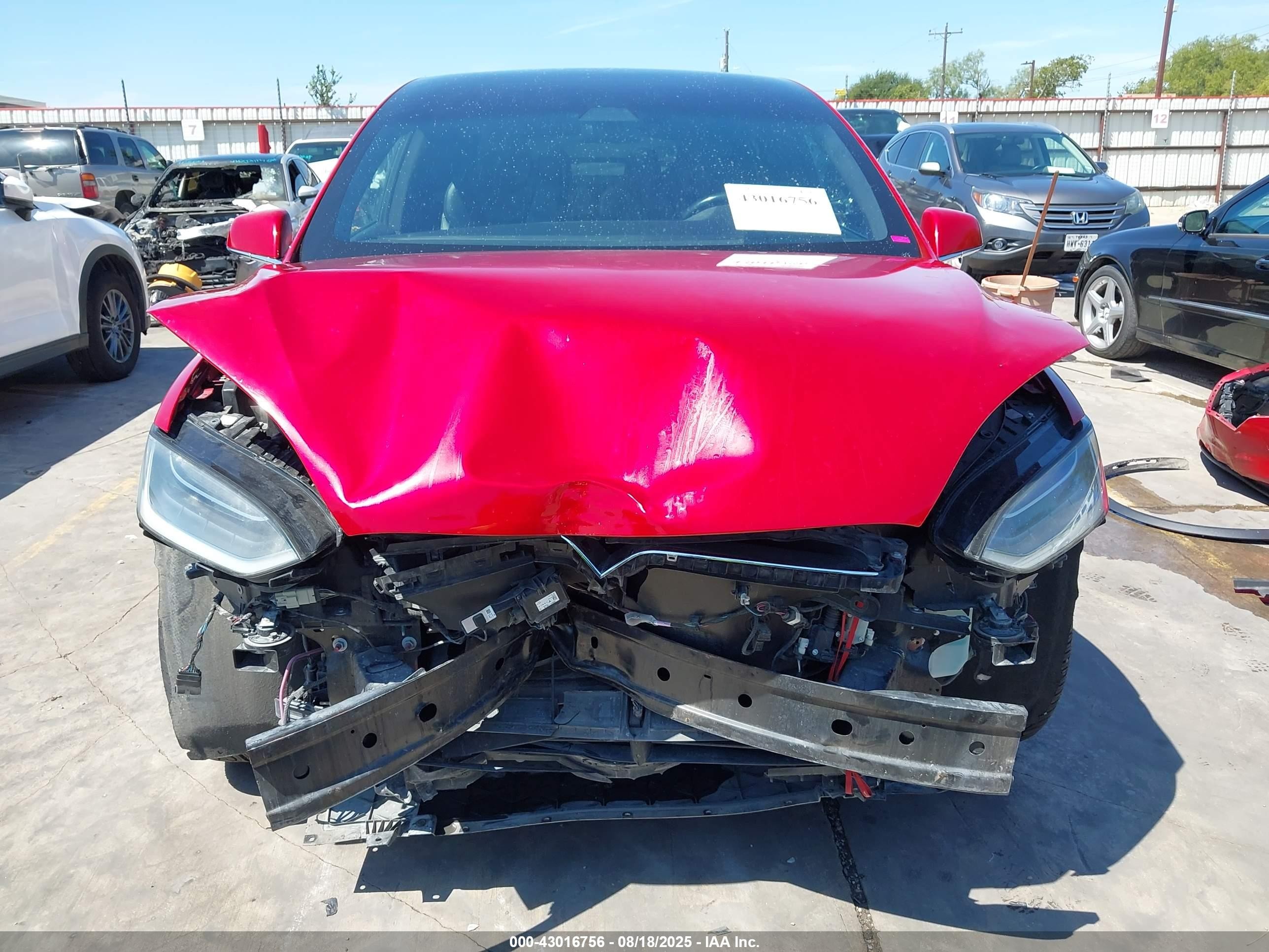 2017 Tesla Model X 100d/75d/90d Red vin: 5YJXCBE24HF054166