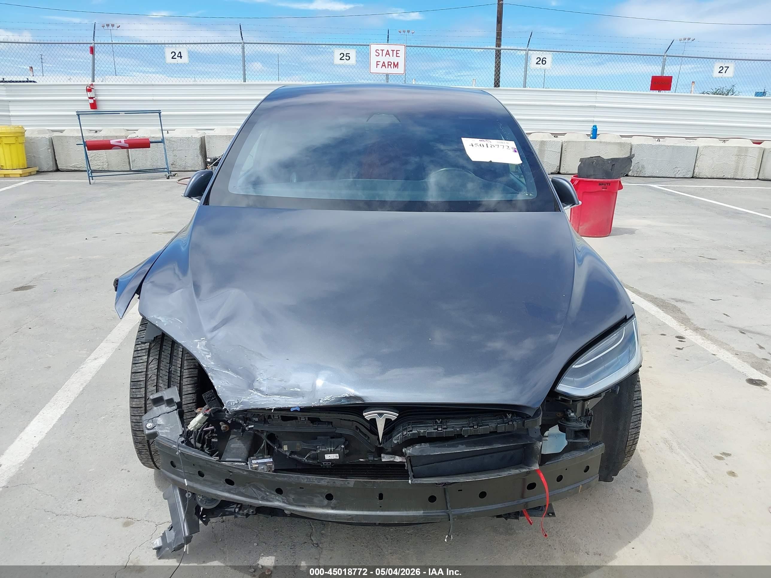 2017 Tesla Model X 100d/75d/90d Gray vin: 5YJXCBE25HF037991
