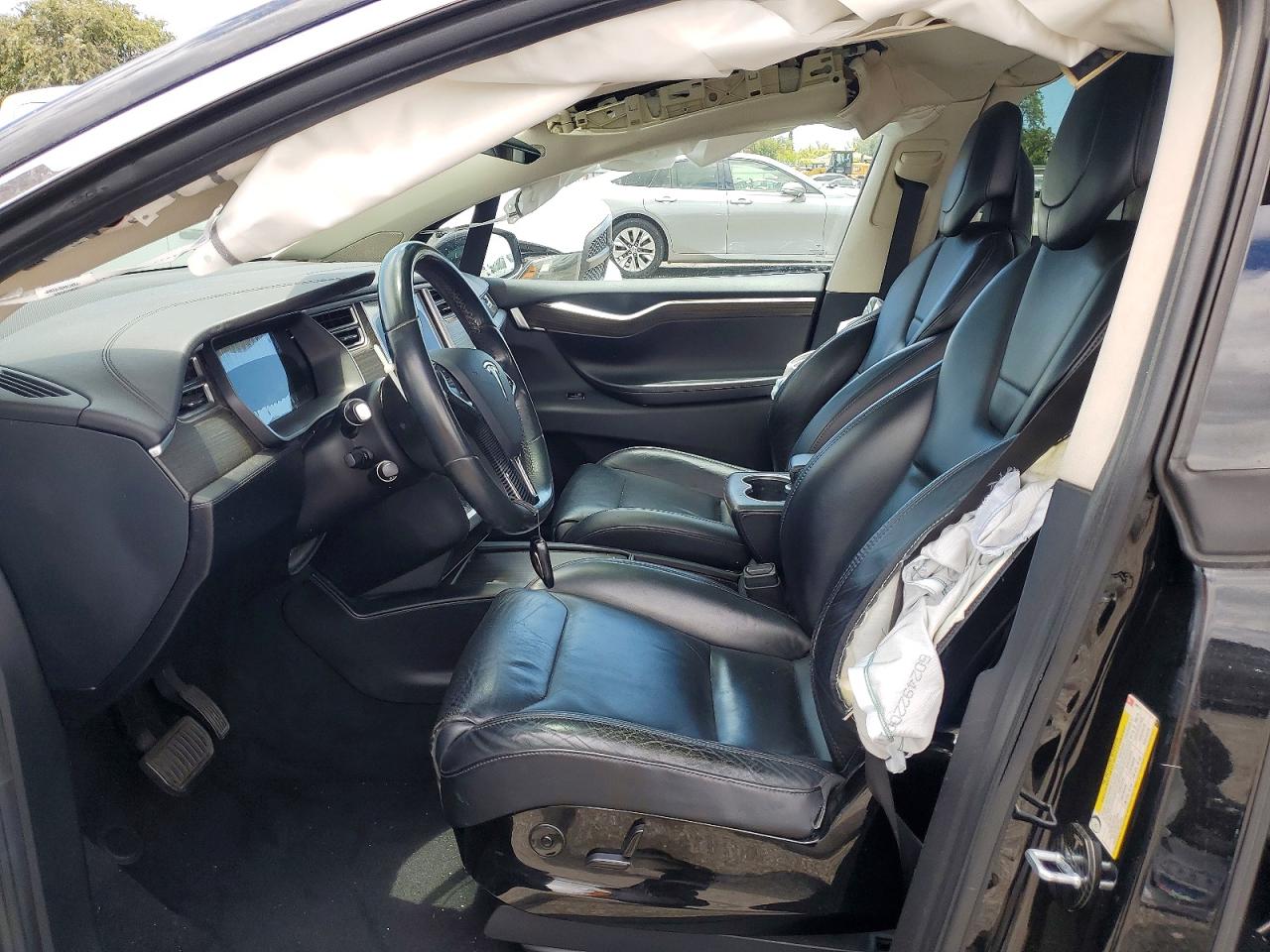 2016 Tesla Model X Black vin: 5YJXCBE27GF008717