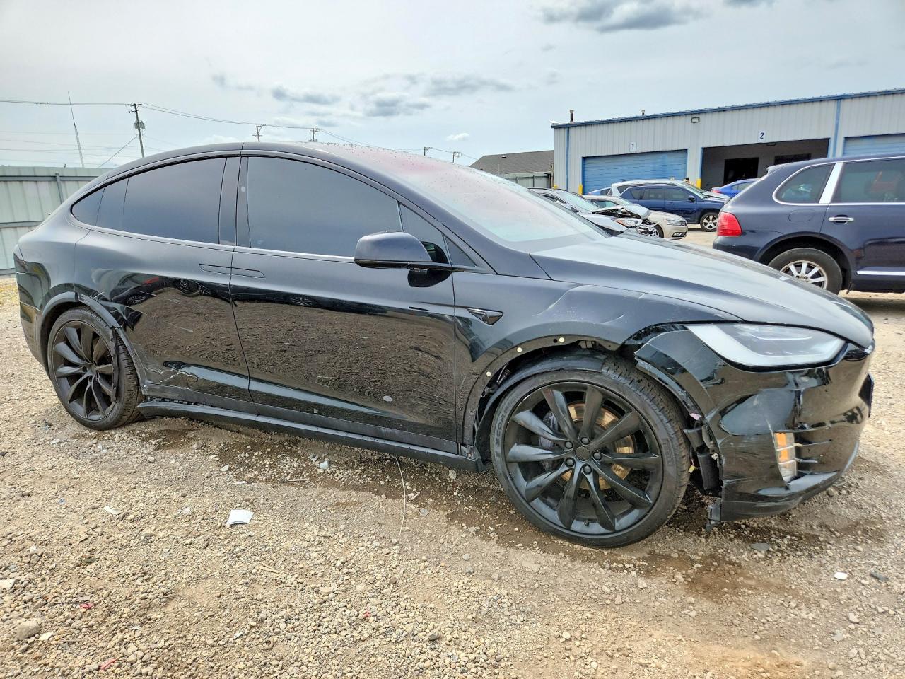 2017 Tesla Model X Black vin: 5YJXCBE27HF048748
