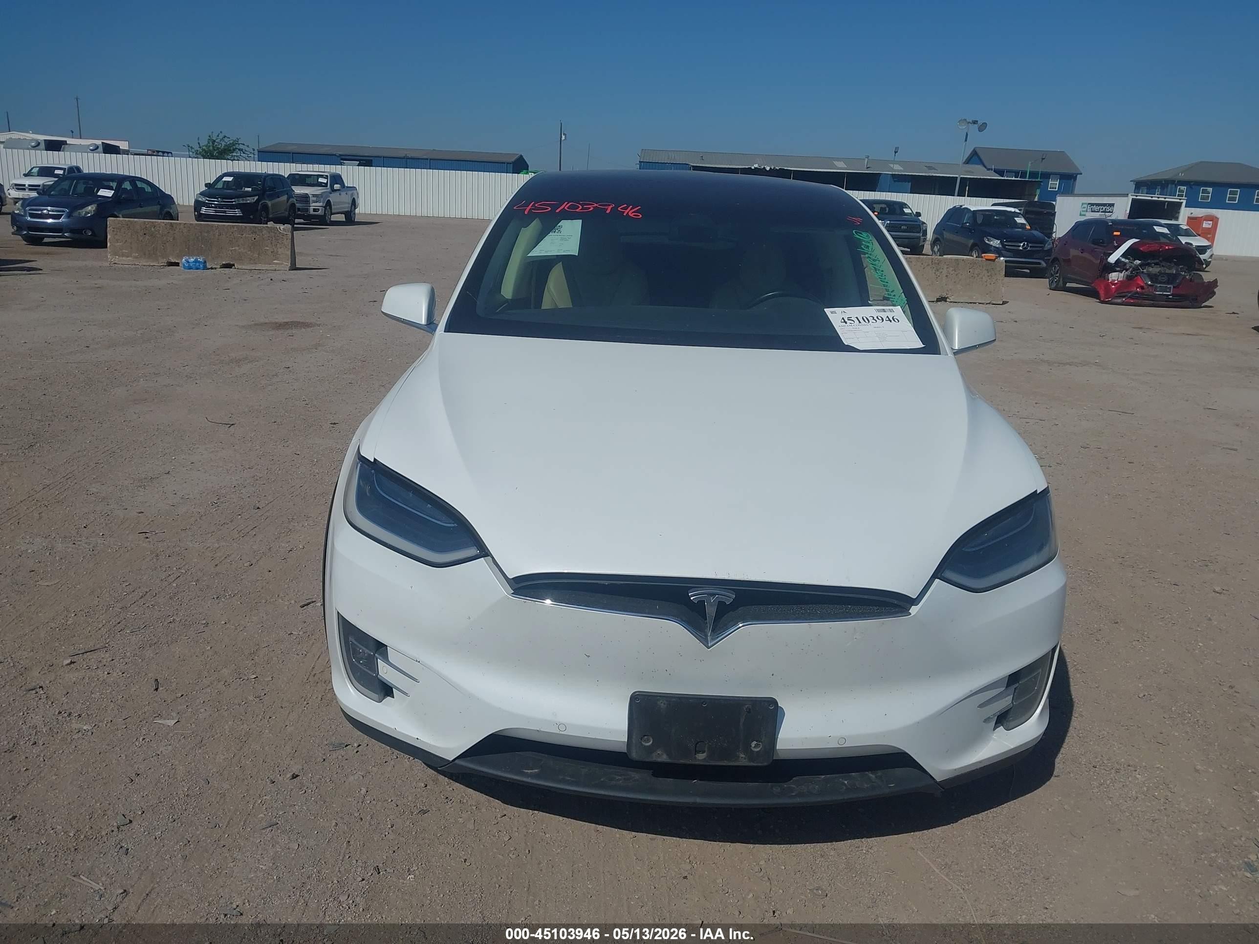 2017 Tesla Model X 100d/75d/90d White vin: 5YJXCBE28HF039282