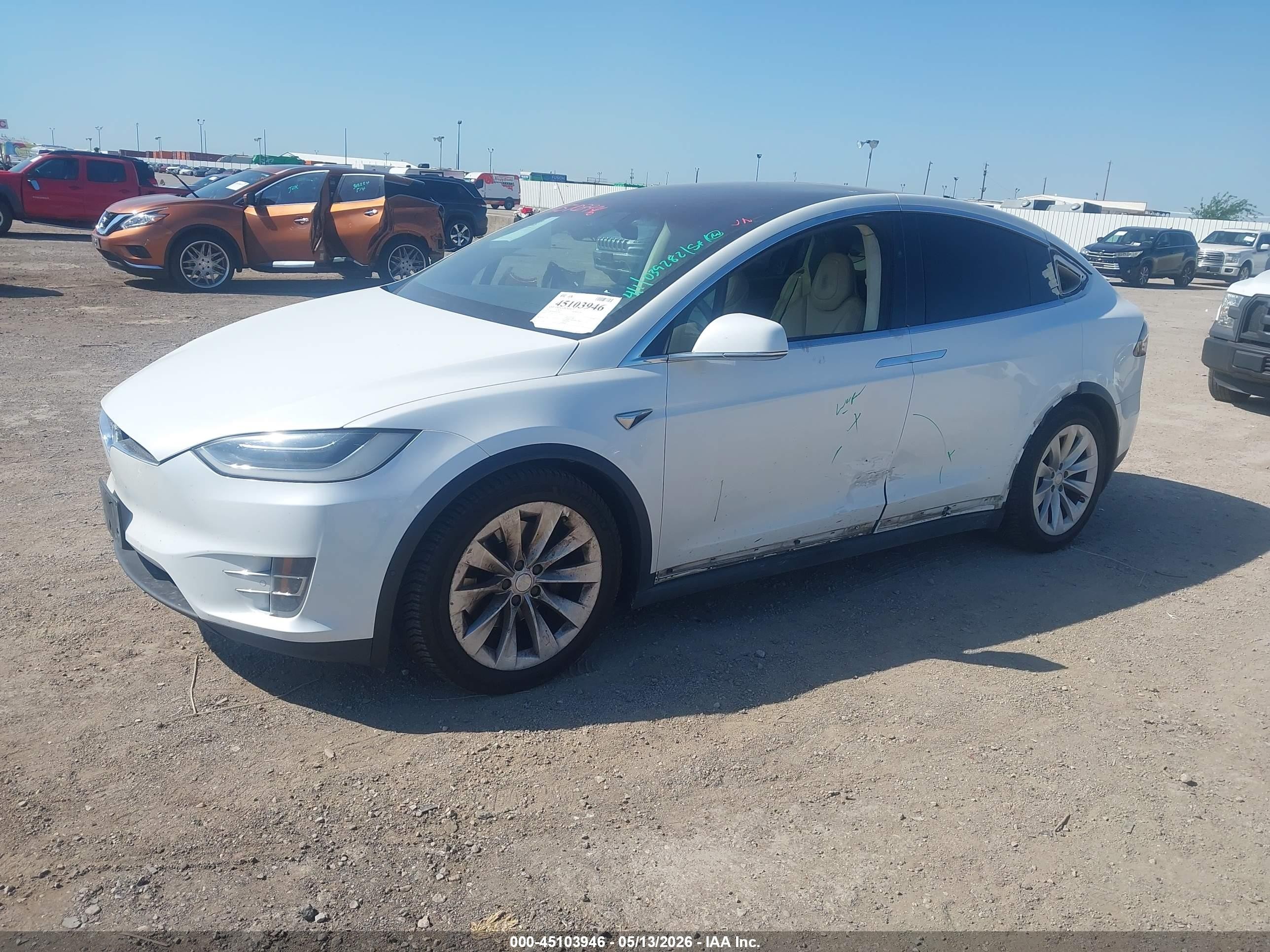 2017 Tesla Model X 100d/75d/90d White vin: 5YJXCBE28HF039282
