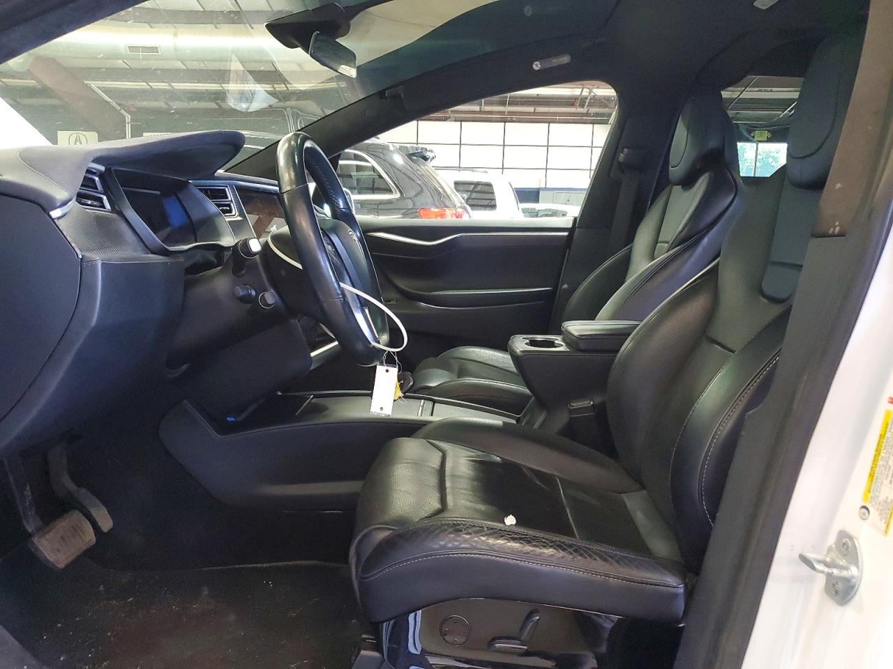 2016 Tesla Model X White vin: 5YJXCBE2XGF027827