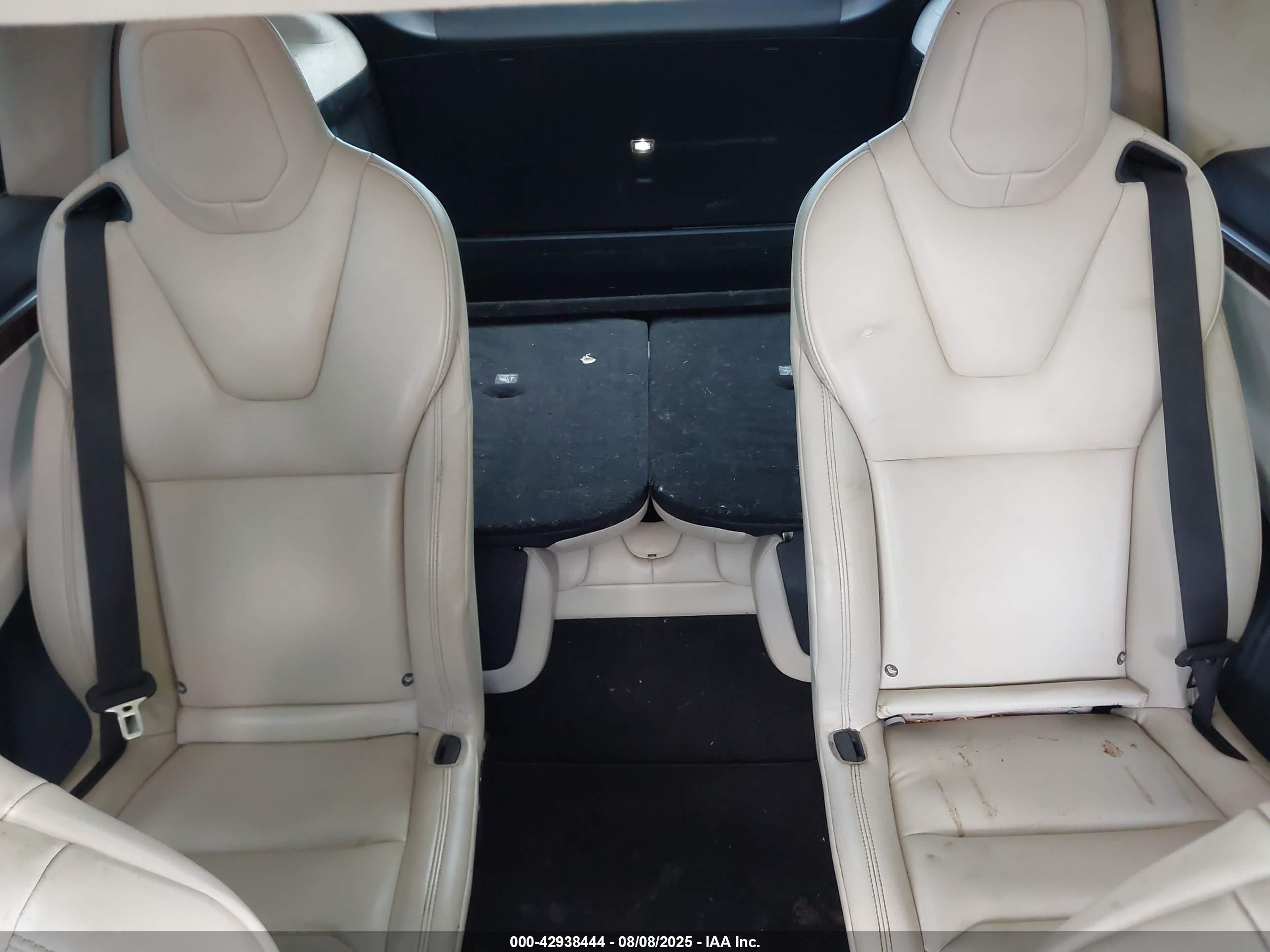 2017 Tesla Model X 100d/75d/90d Красный vin: 5YJXCBE2XHF068931