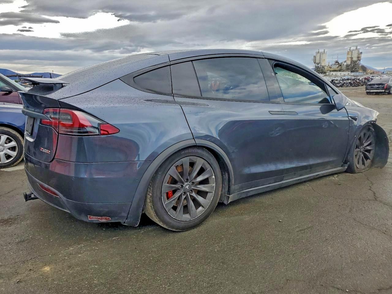 2018 Tesla Model X Gray vin: 5YJXCBE43JF107267